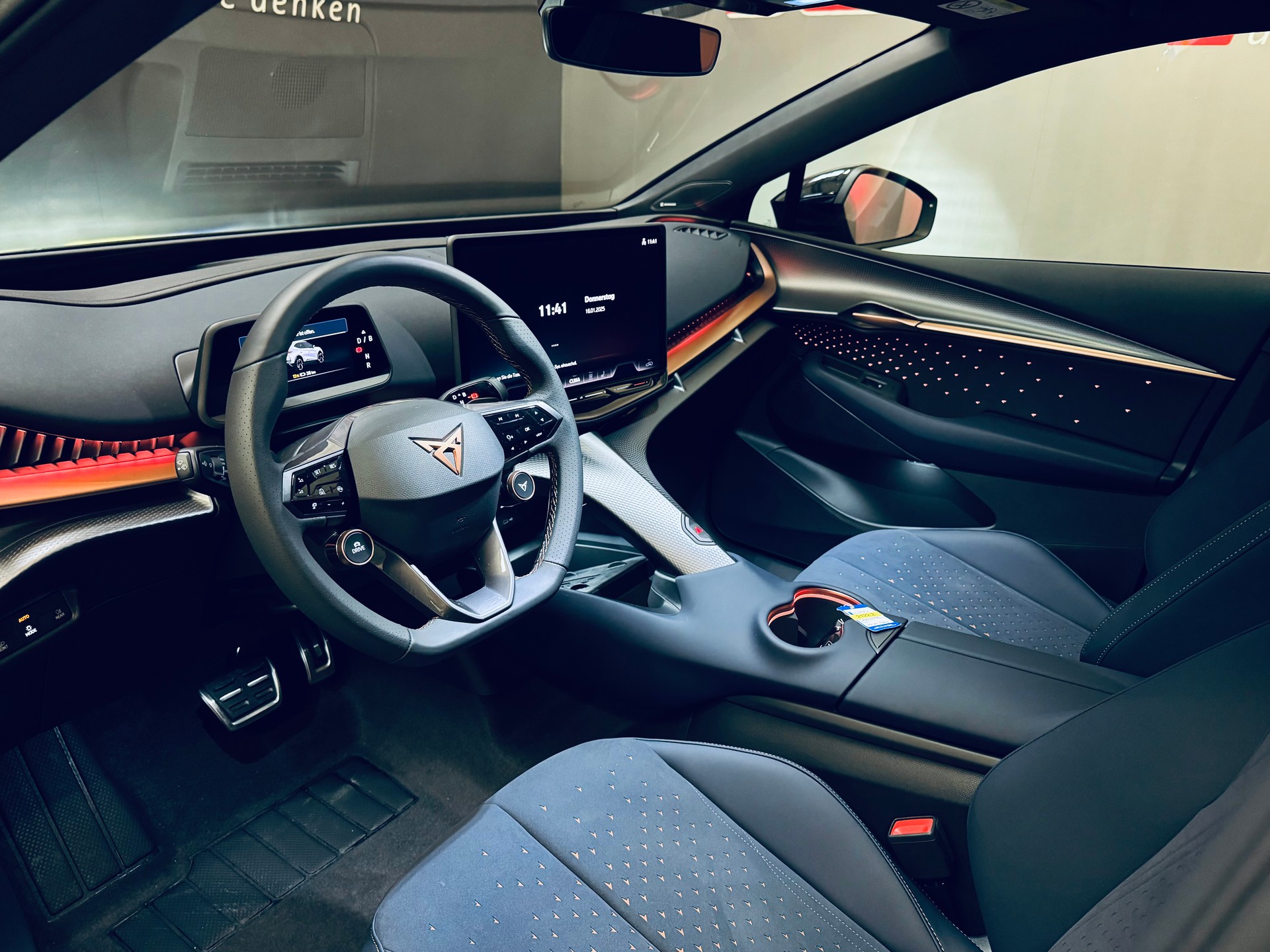CUPRA Tavascan Type 9 77 kWh VZ Adrenaline-image-19