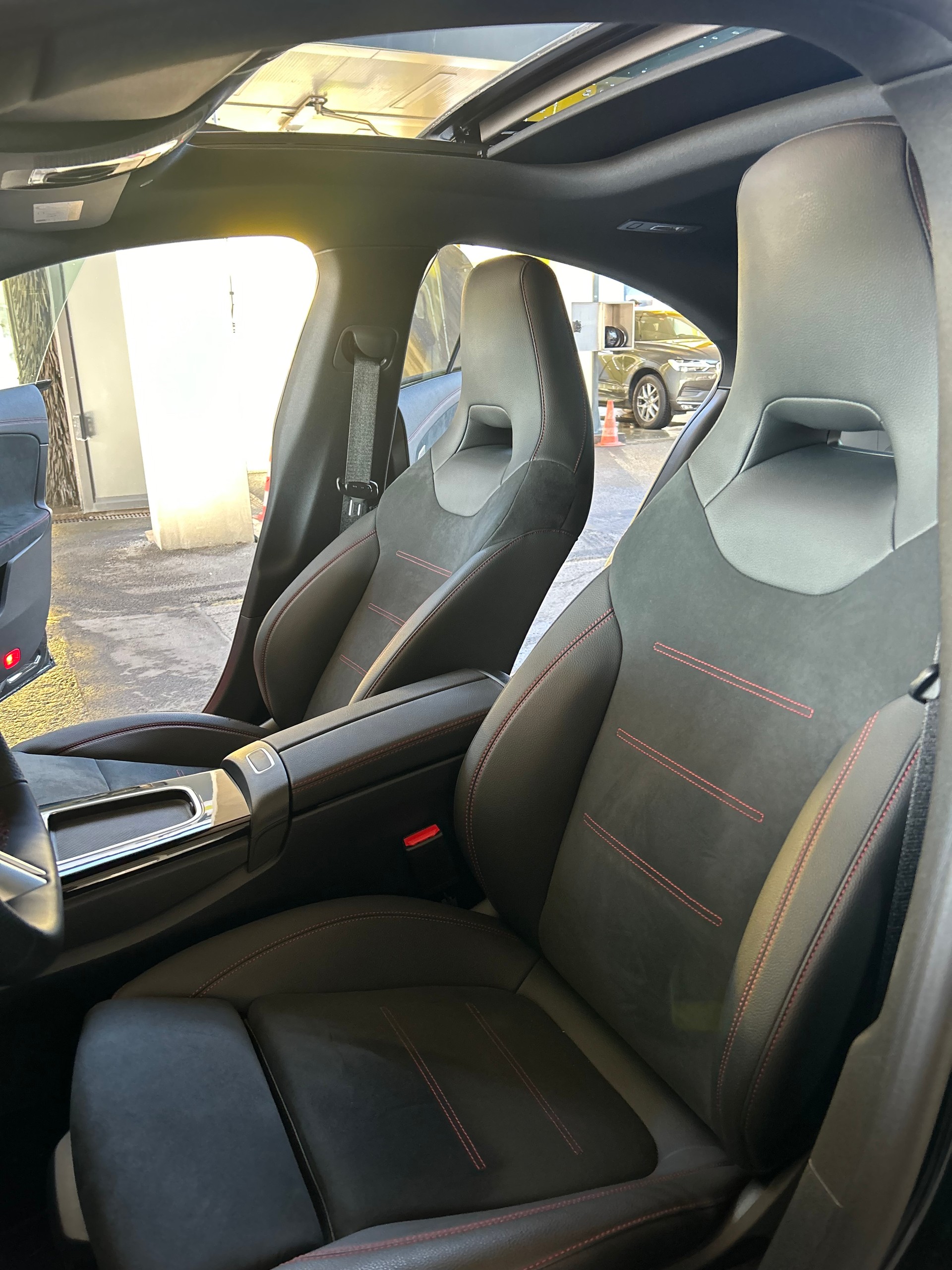 MERCEDES-BENZ CLA 250 e AMG LINE-image-3