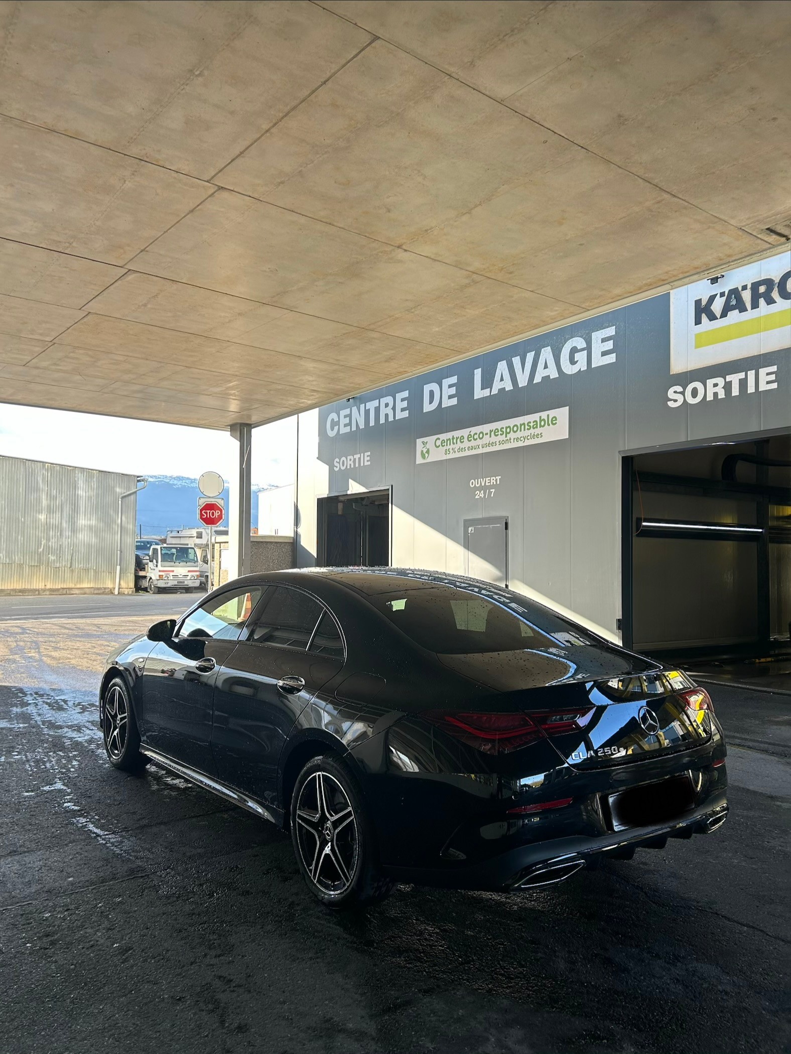 MERCEDES-BENZ CLA 250 e AMG LINE-image-8