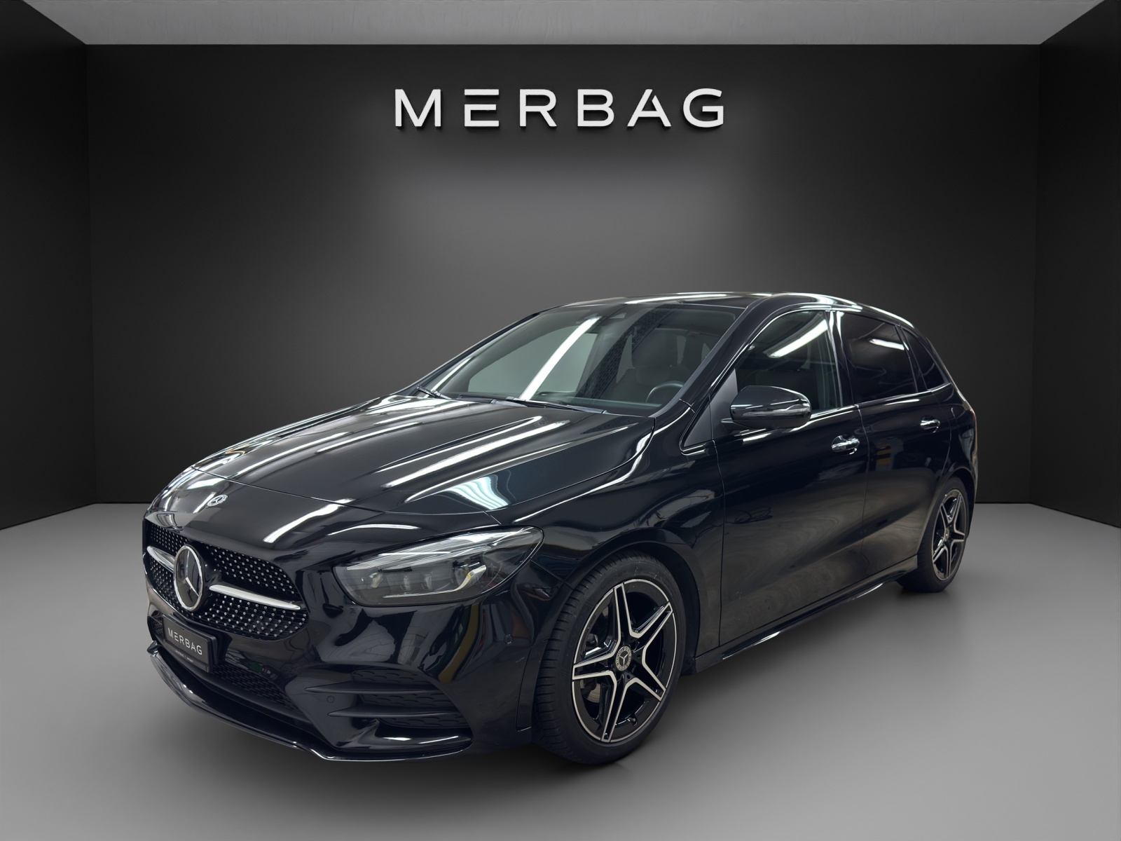 MERCEDES-BENZ B 200 AMG Line-image-0