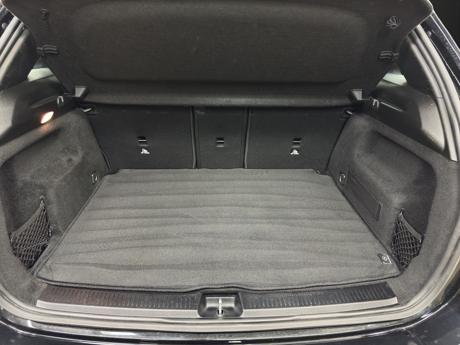 MERCEDES-BENZ B 200 AMG Line-image-8