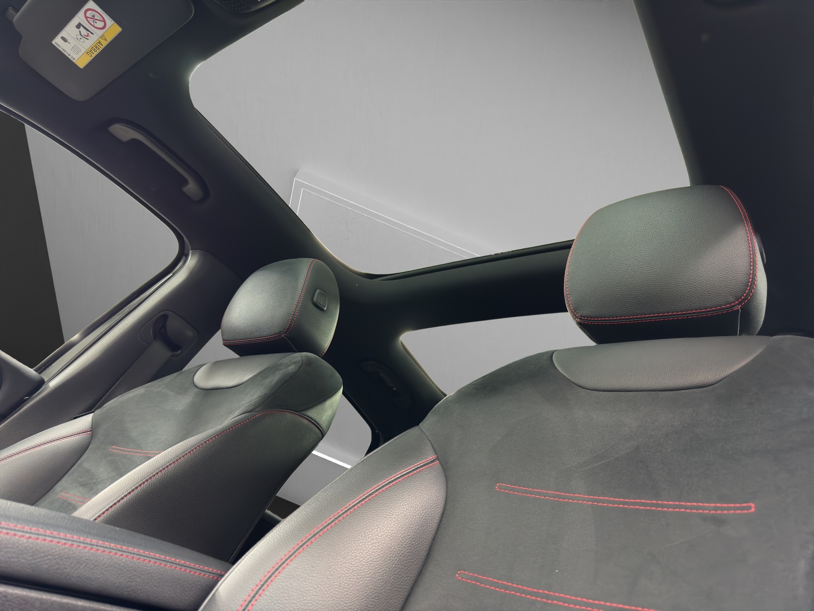 MERCEDES-BENZ B 200 AMG Line-image-13