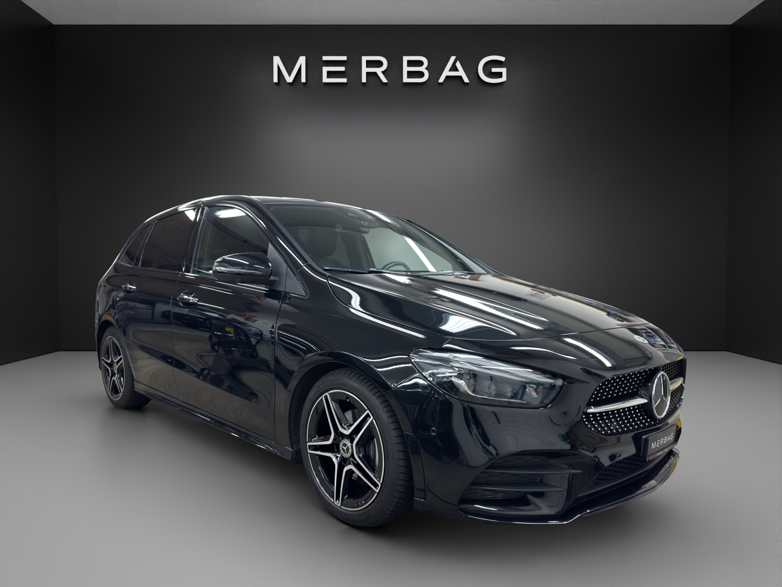 MERCEDES-BENZ B 200 AMG Line-image-5