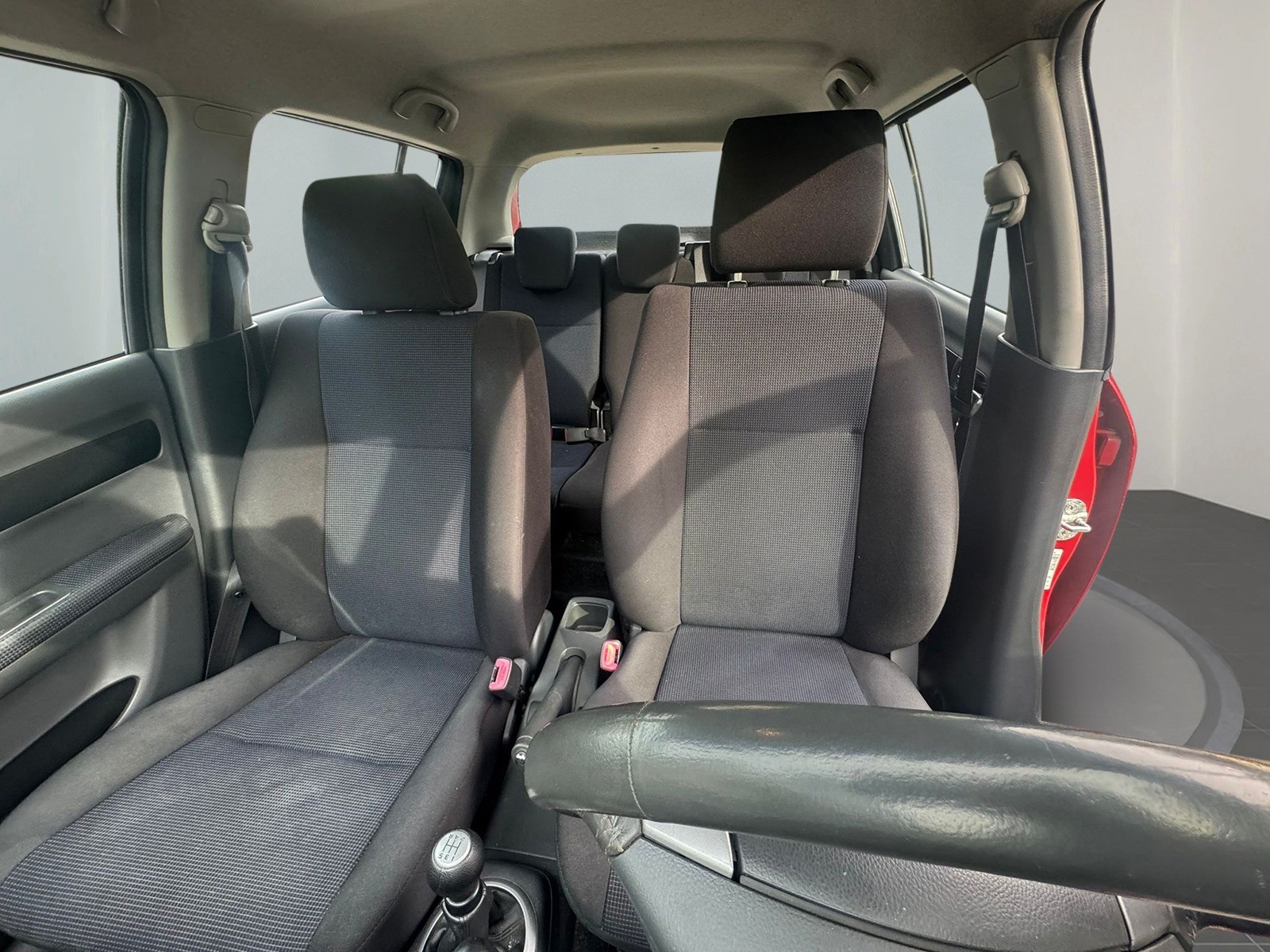 SUZUKI Swift 1.3i 16V GL 4x4-image-4