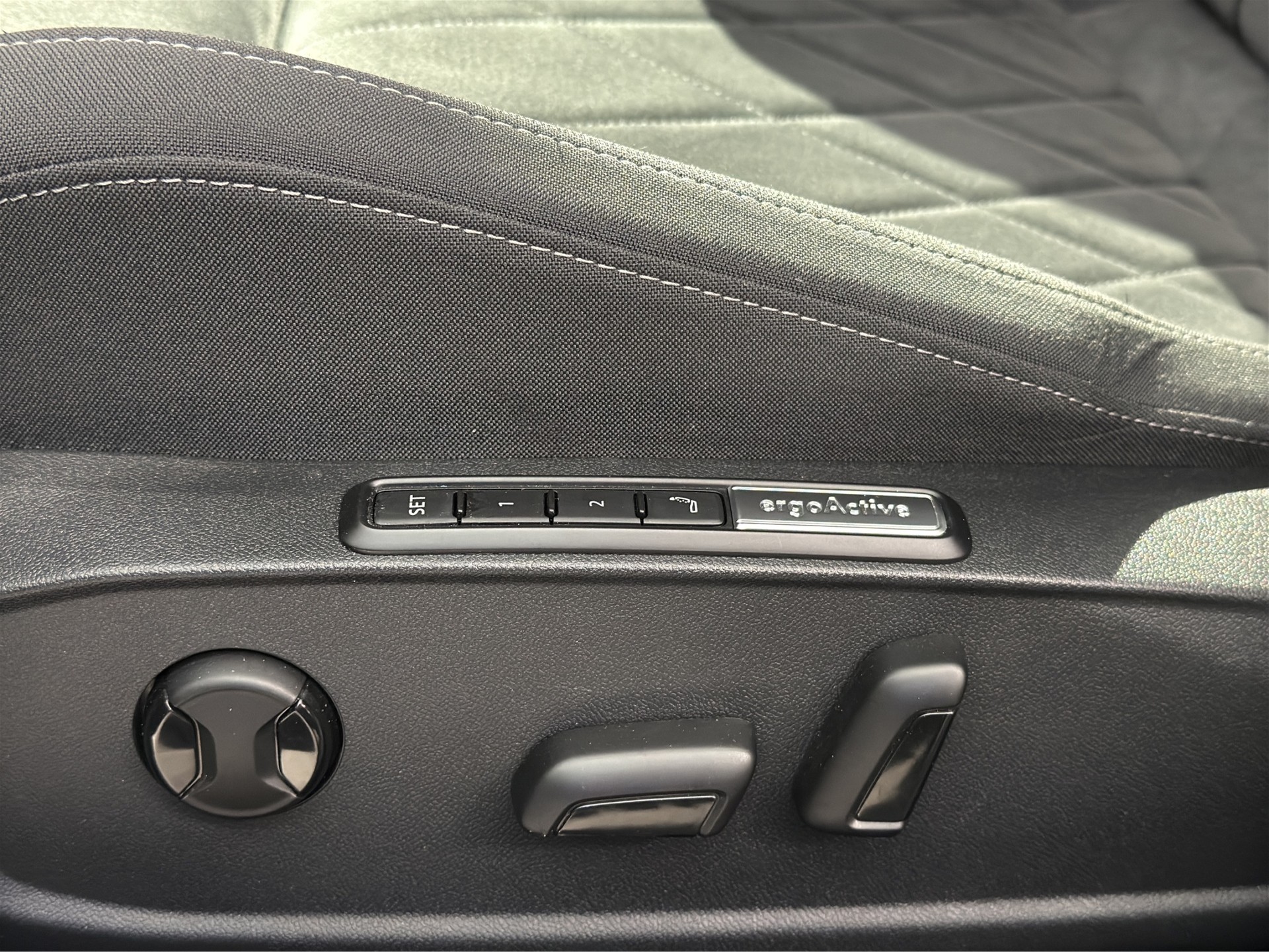 VW Golf 2.0 TSI Style DSG-image-11