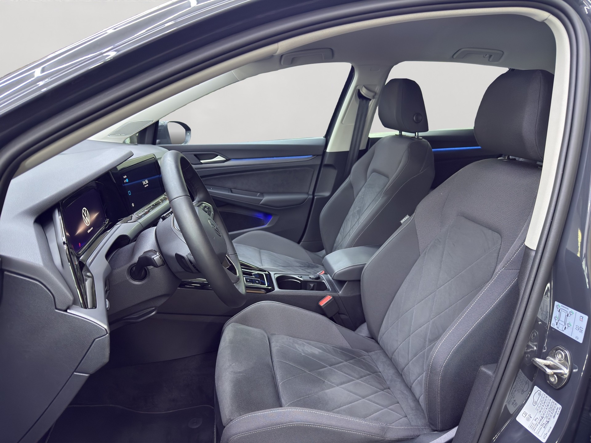 VW Golf 2.0 TSI Style DSG-image-10