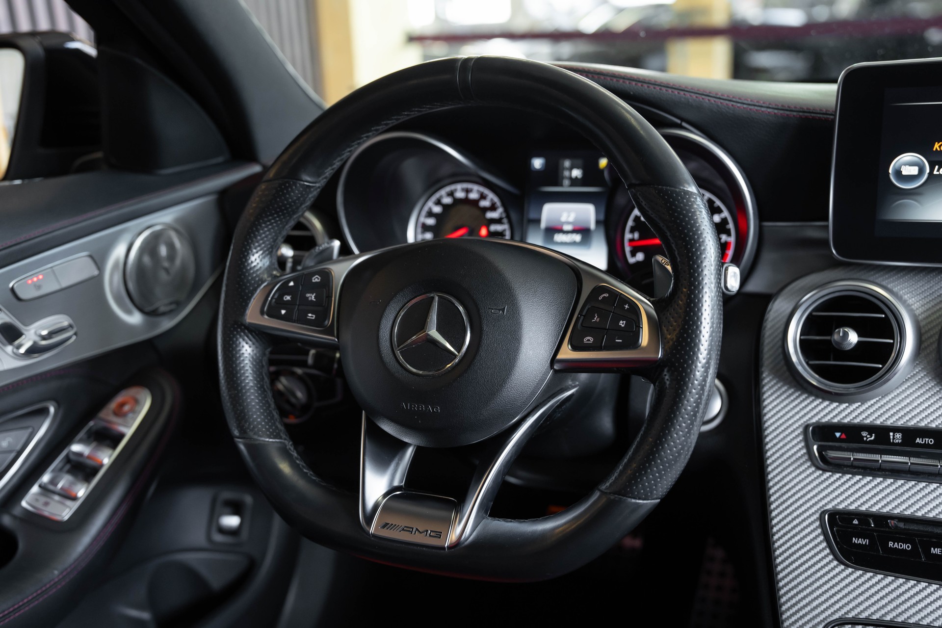 MERCEDES-BENZ C 63 AMG Speedshift-image-32