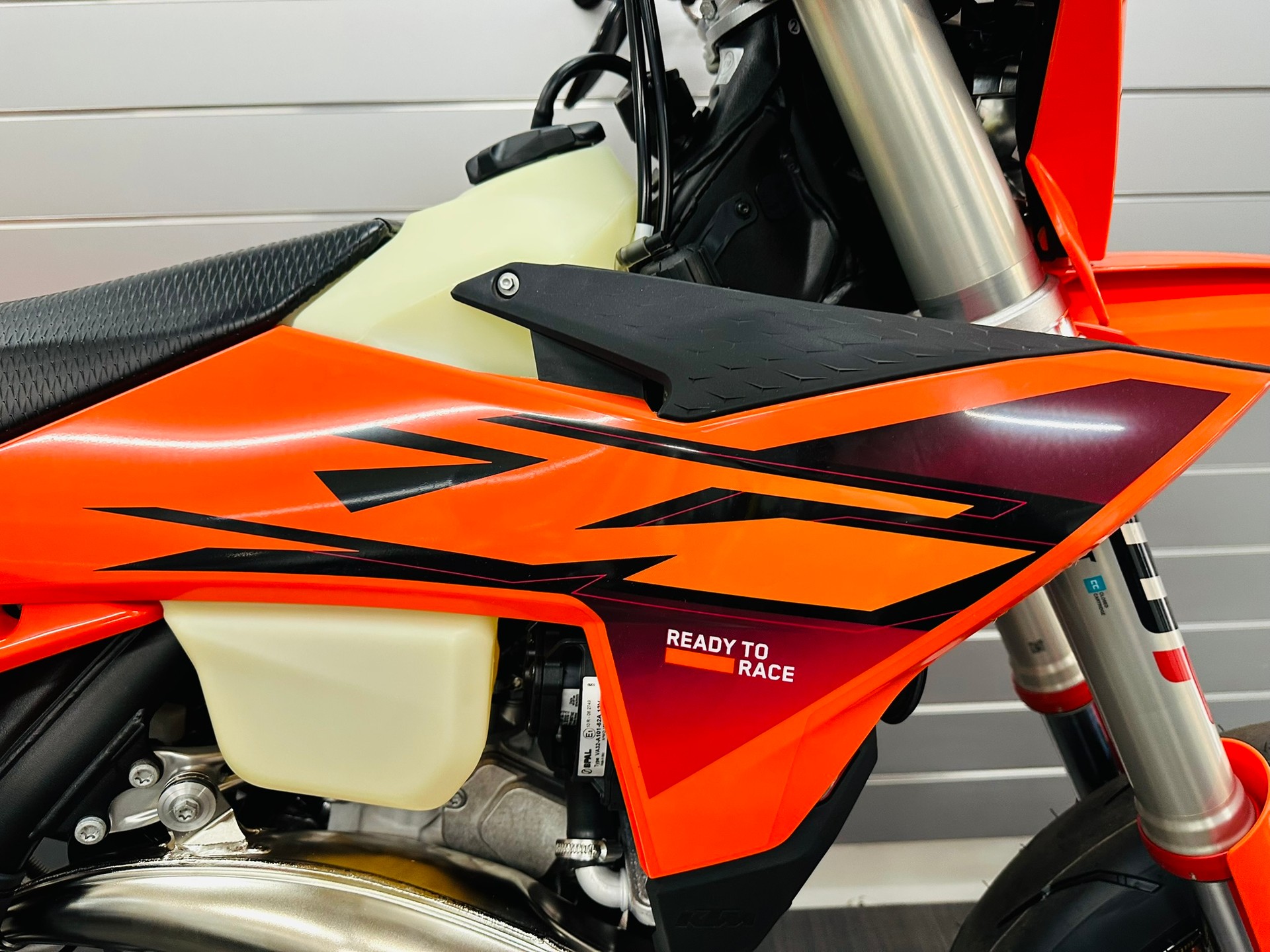 KTM 300 EXC Supermoto-showroom-element-1