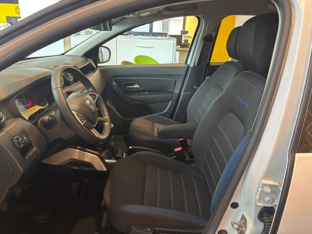 DACIA Duster TCe 150 Celebration 4x4-image-11