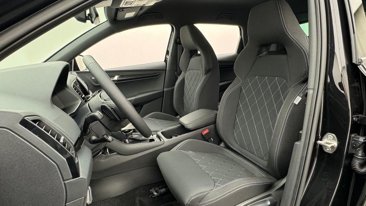 SKODA Karoq 2.0 TDI CR SportLine 4x4-image-4