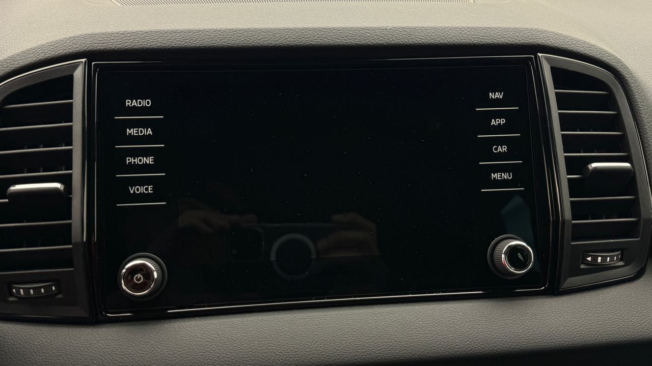SKODA Karoq 2.0 TDI CR SportLine 4x4-image-7