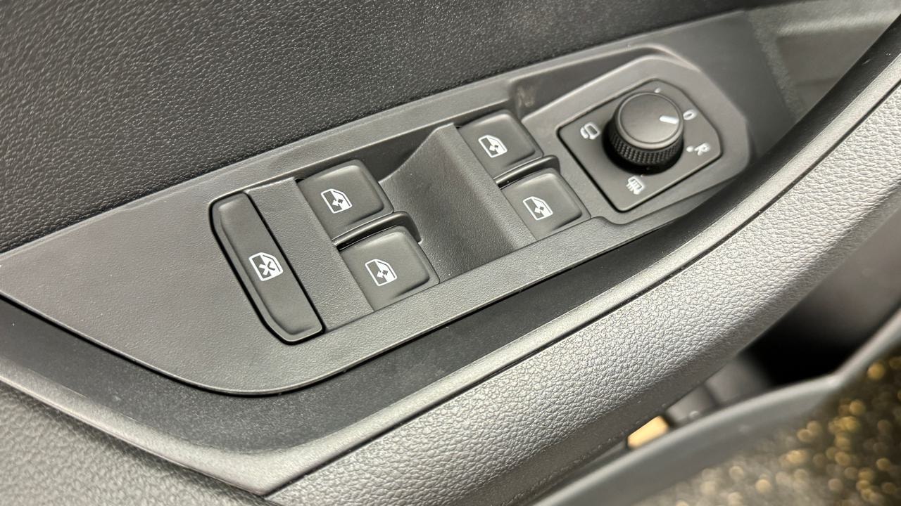 SKODA Karoq 2.0 TDI CR SportLine 4x4-image-8
