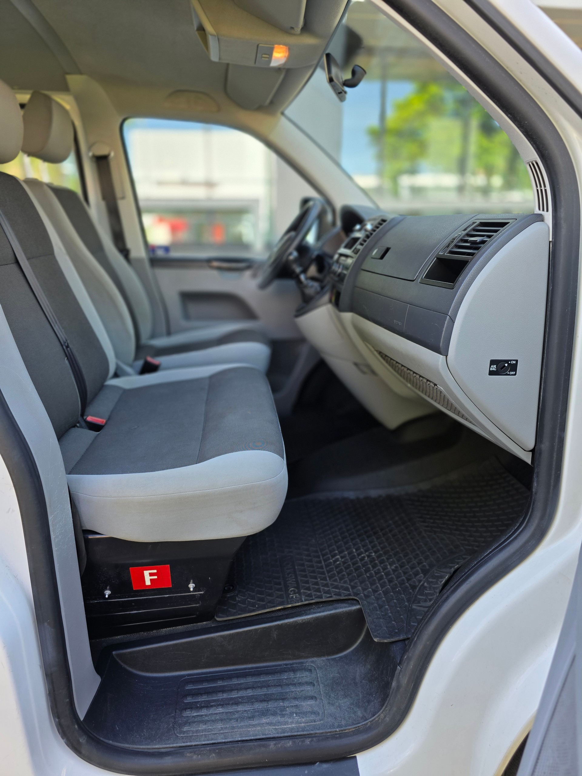 VW T5 2.0 TDI 4Motion-image-9