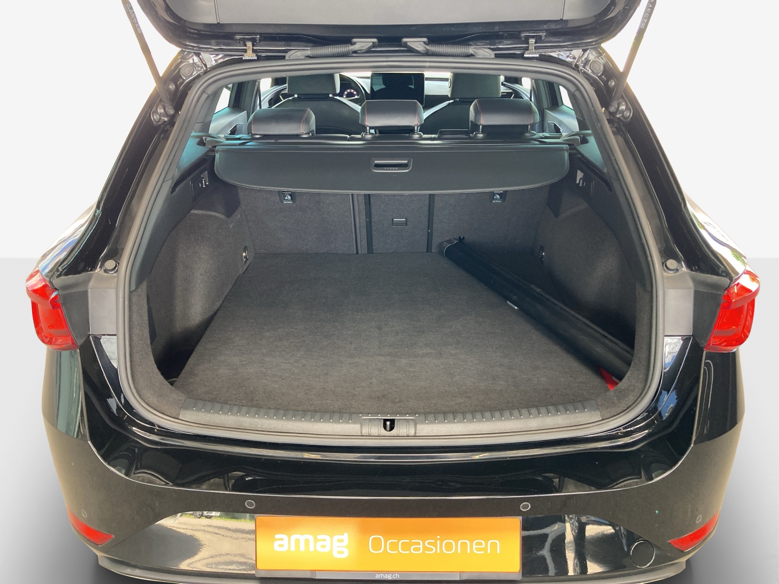 SEAT Leon ST 1.5 eHybrid pHEV DSG FR-image-12
