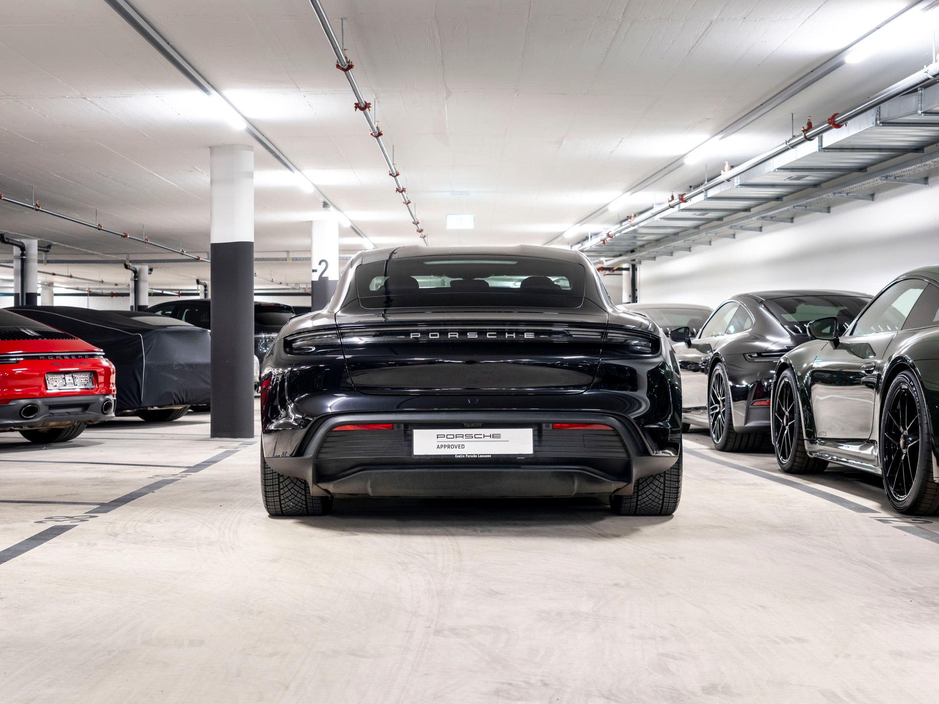 PORSCHE Taycan 4S-image-4