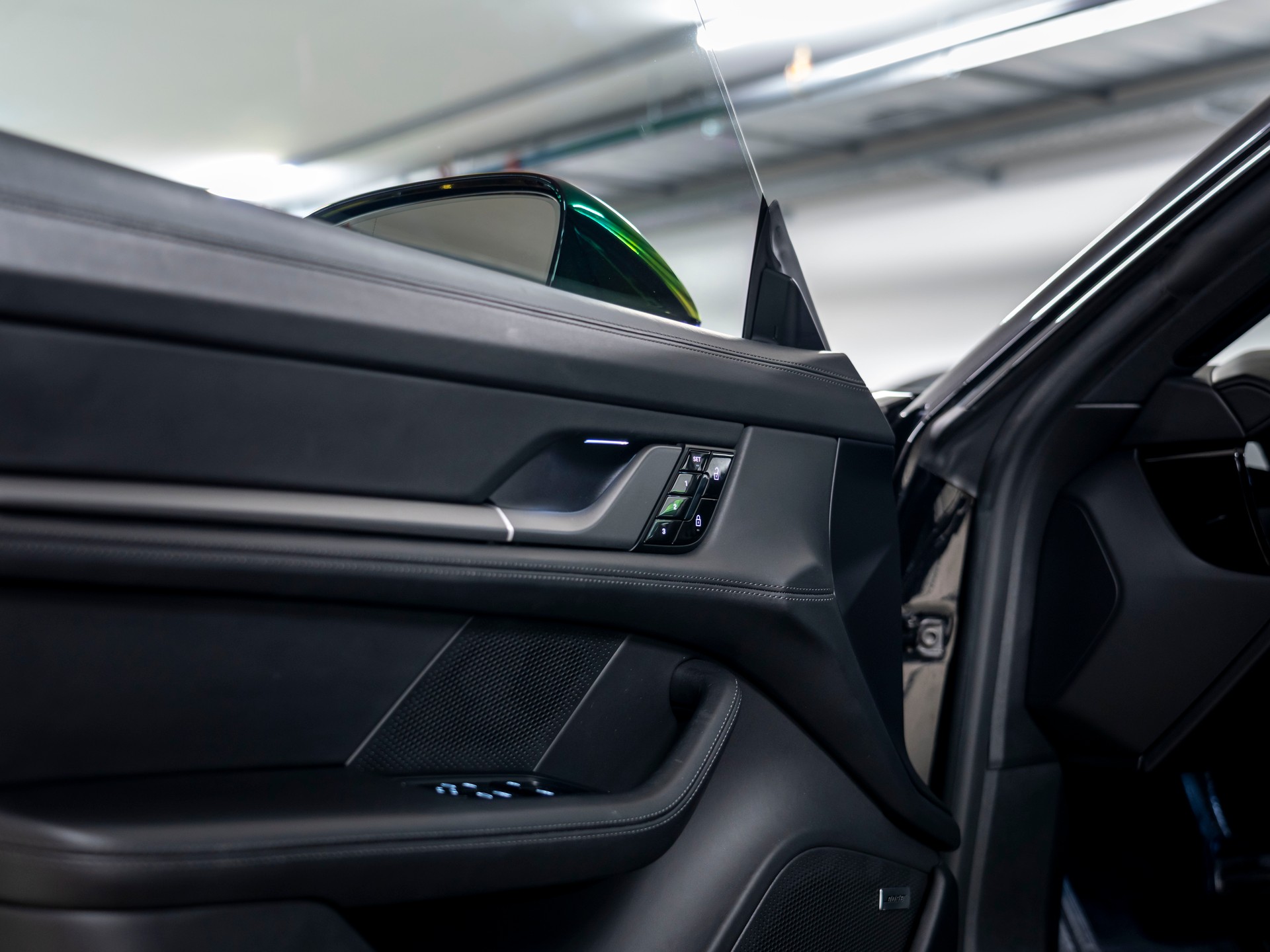 PORSCHE Taycan 4S-image-20