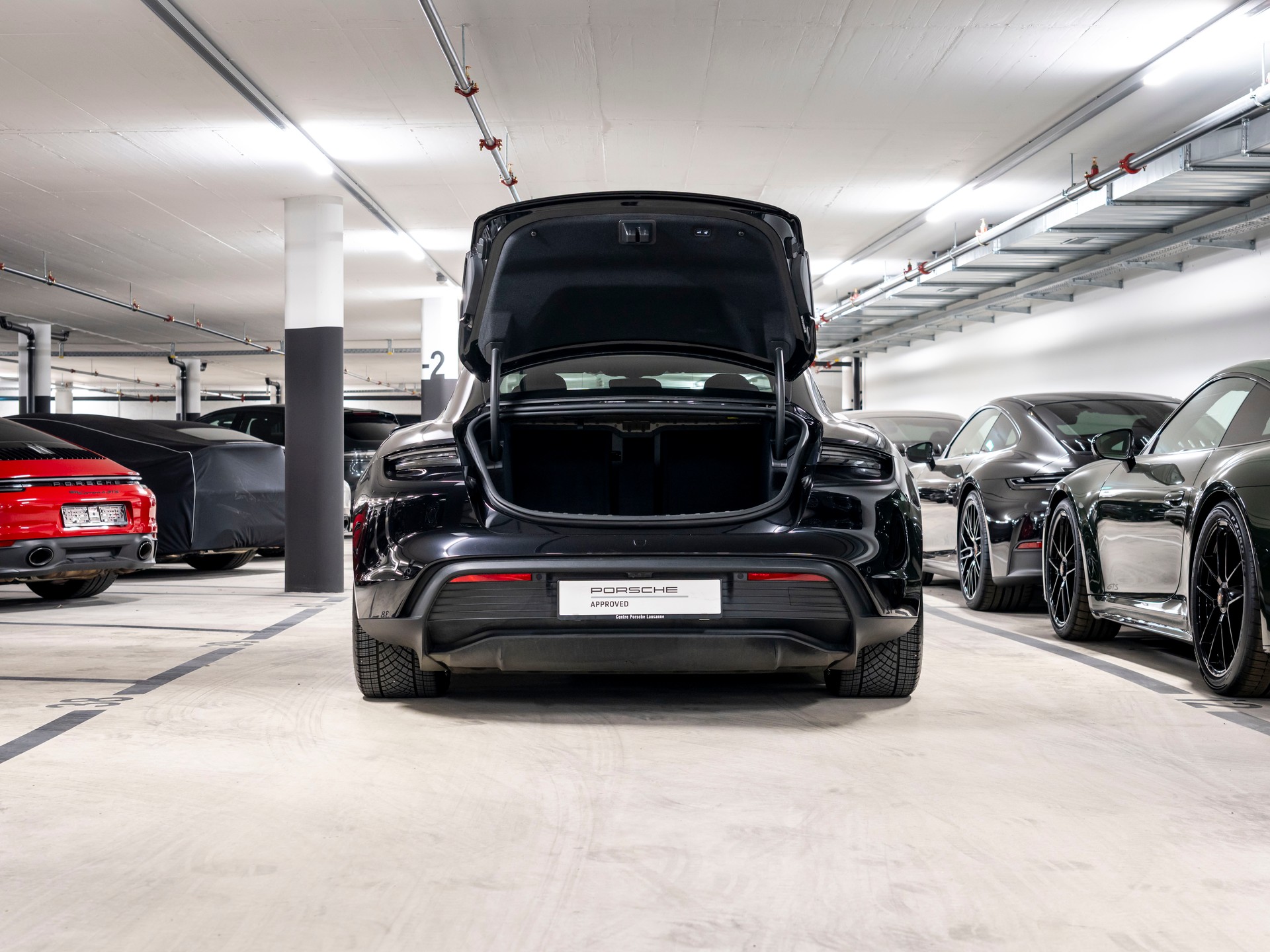 PORSCHE Taycan 4S-image-5