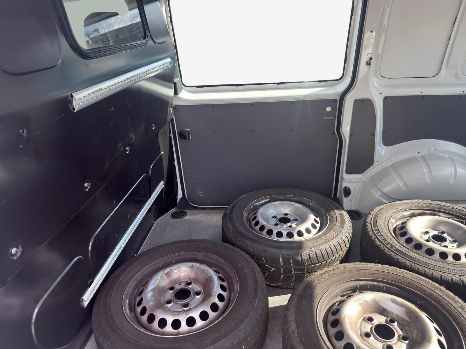 VW T6.1 2.0 TDI 4Motion-image-11