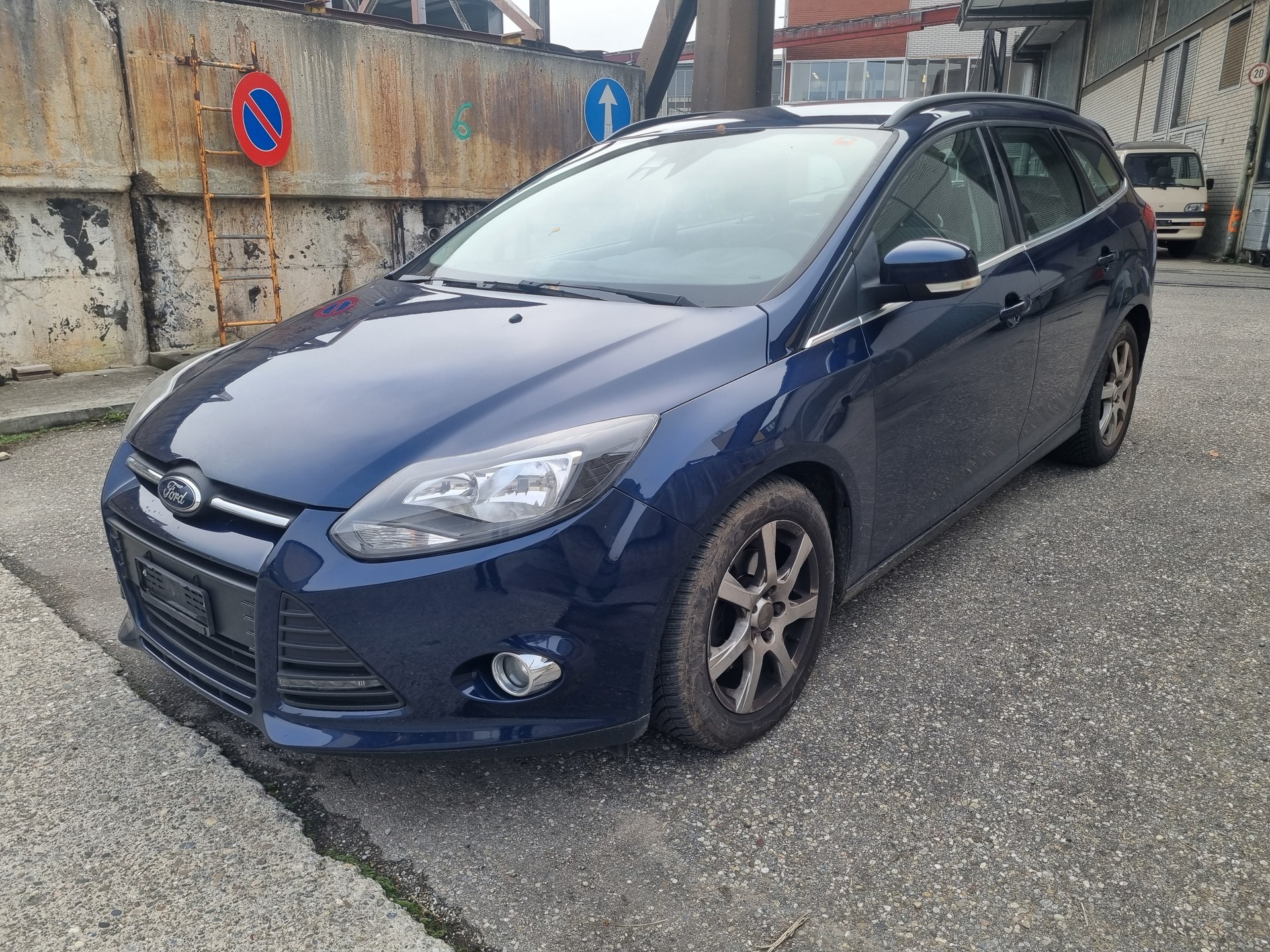 FORD Focus 1.0 SCTi Carving-image-1