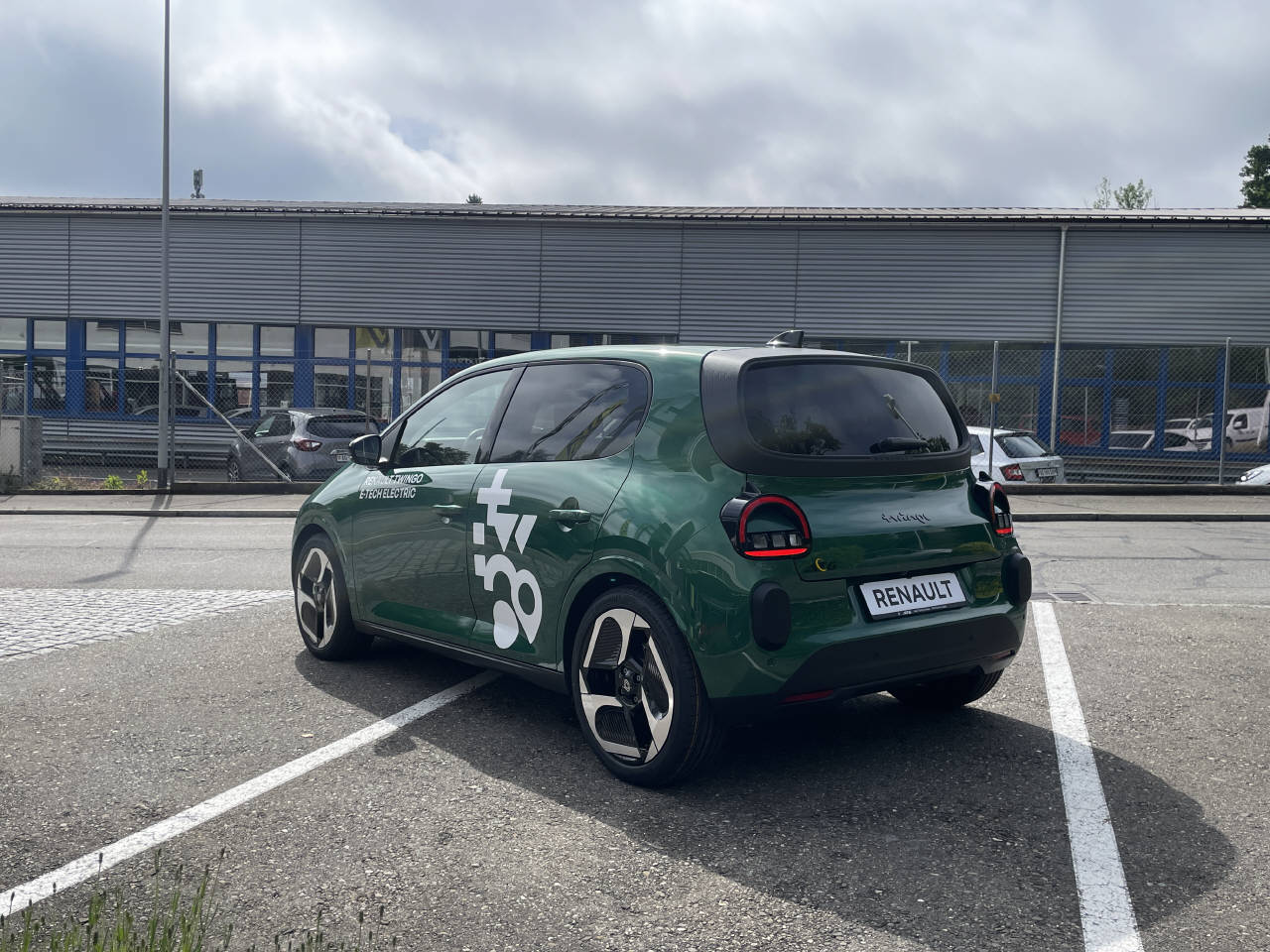 RENAULT Twingo E-Tech Urban Range techno-image-3