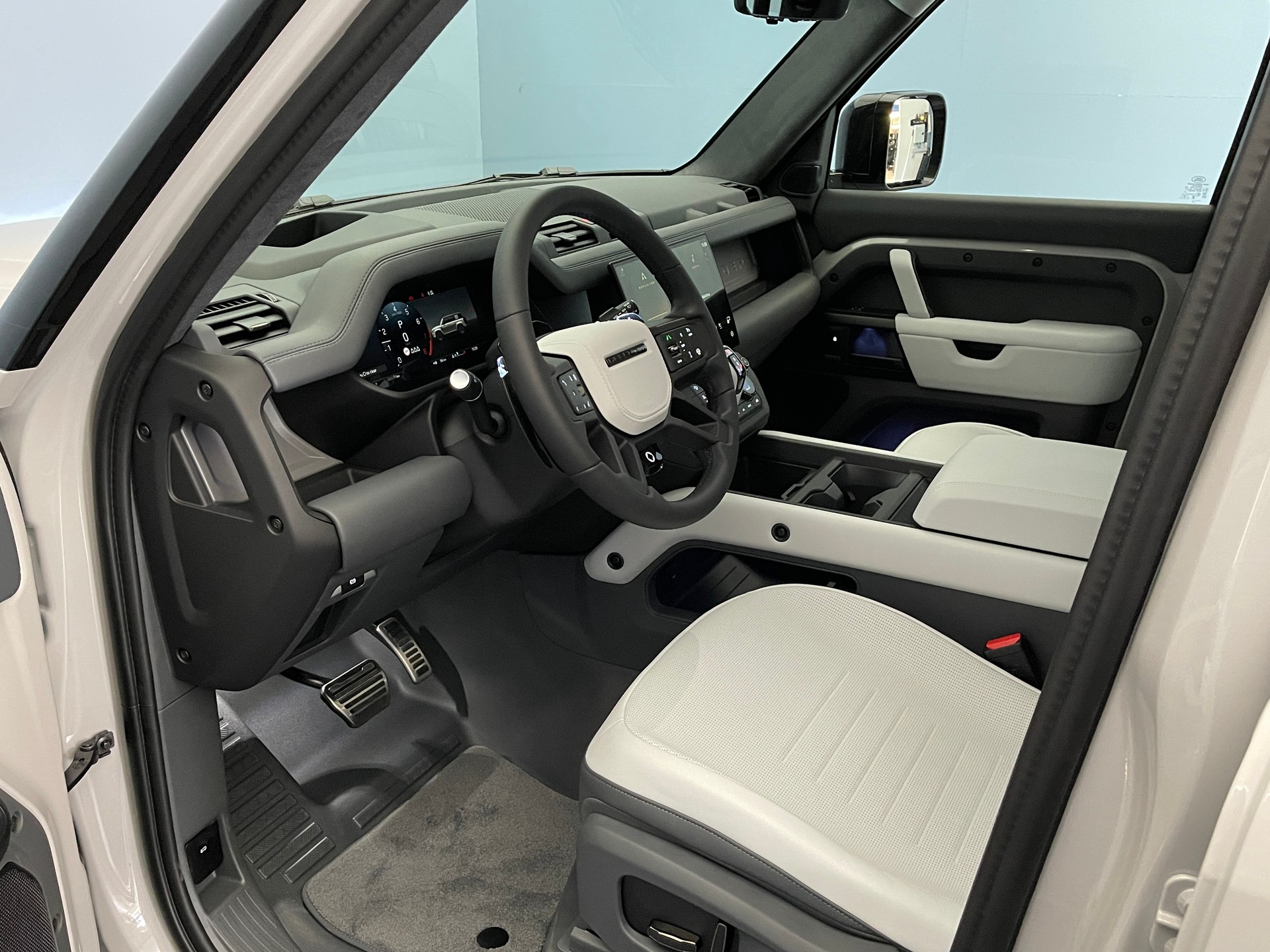 LAND ROVER Defender 110 4.4 V8 Octa-image-5