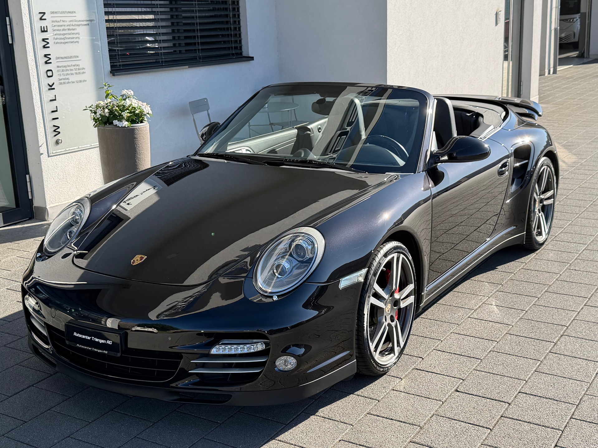 PORSCHE 911 Cabrio Turbo PDK-image-3