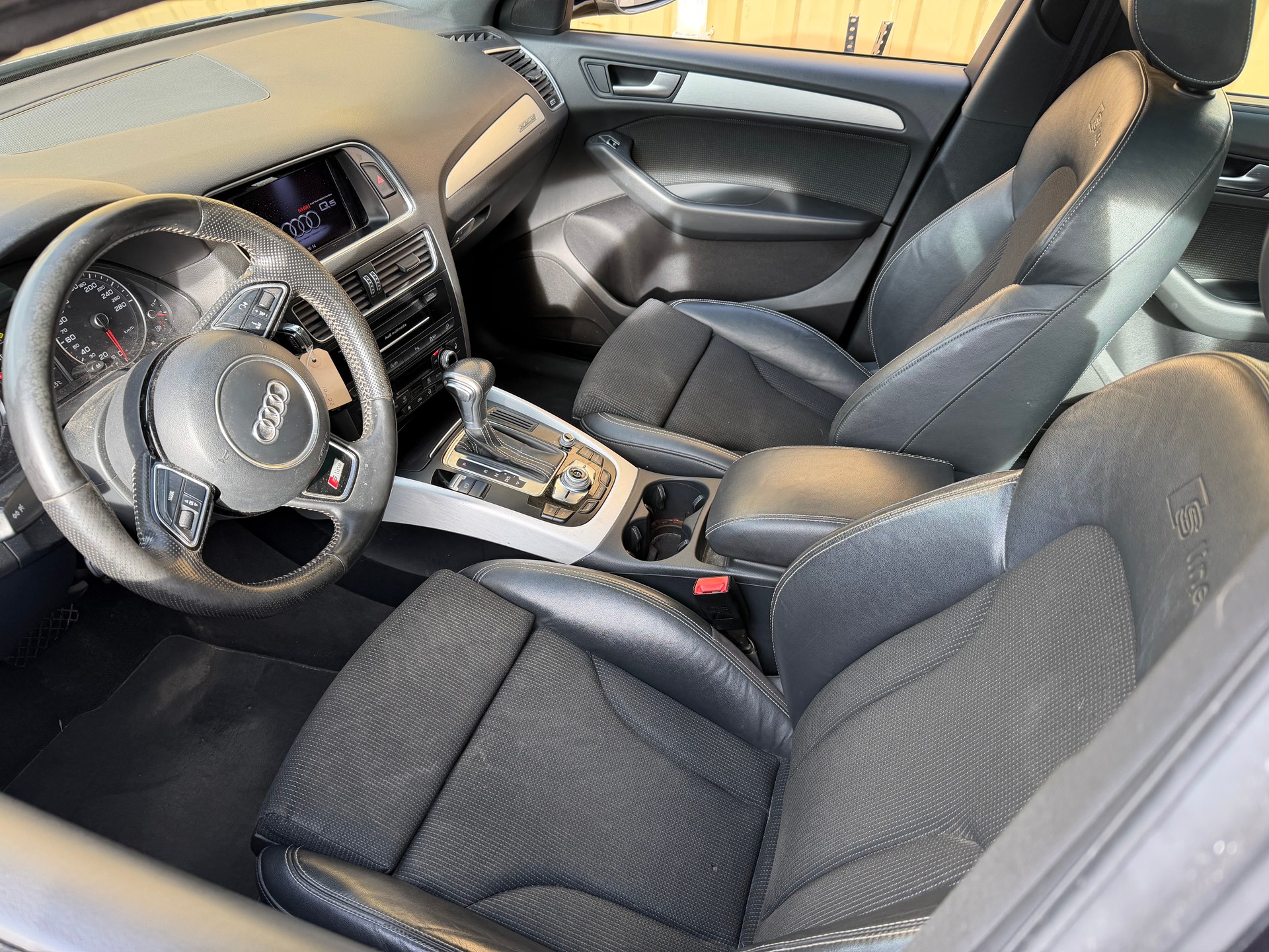 AUDI Q5 2.0 TDI quattro S-tronic-image-4