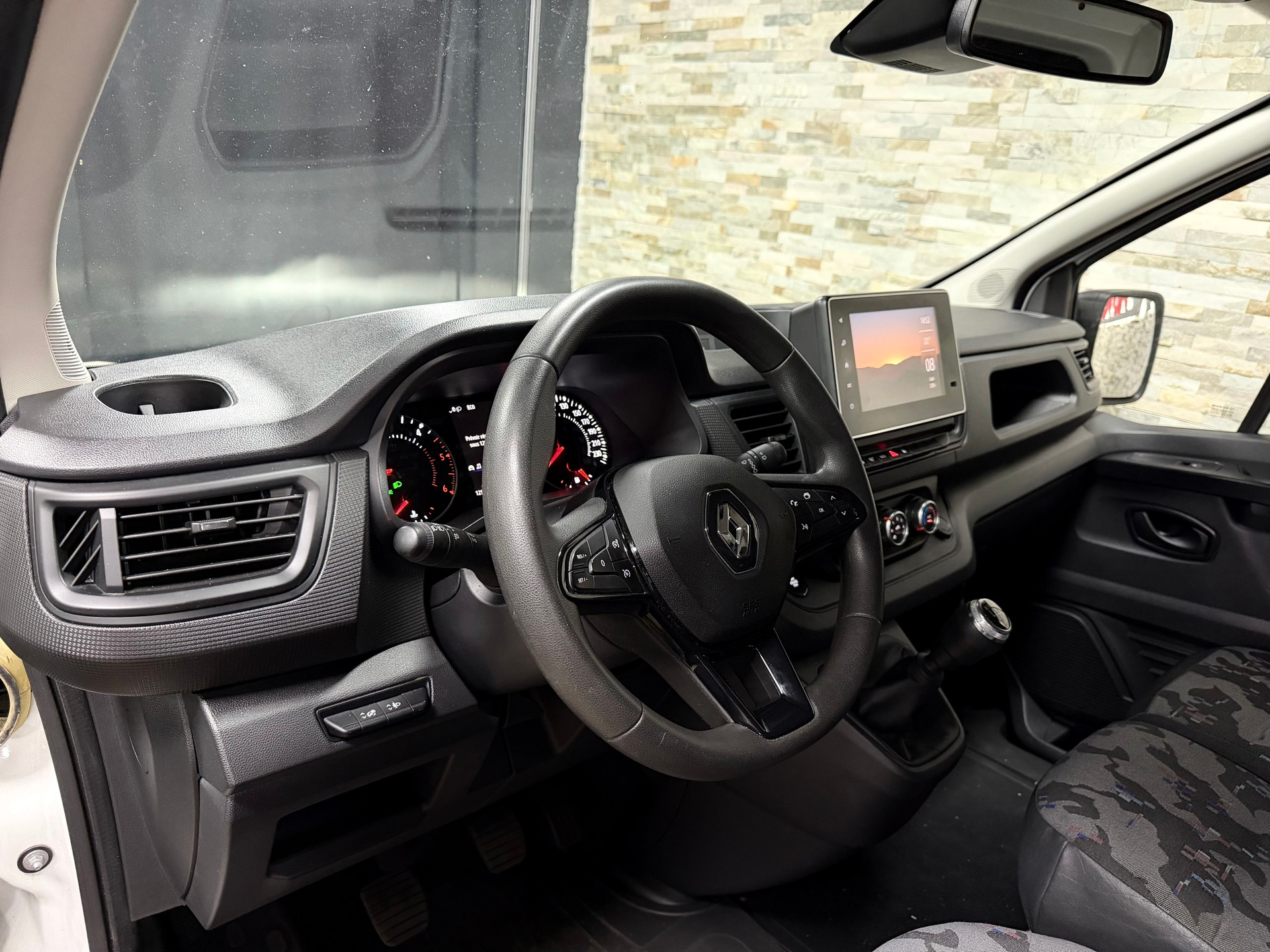 RENAULT Trafic 2.0 Blue dCi 130 Advance L1H1-image-11