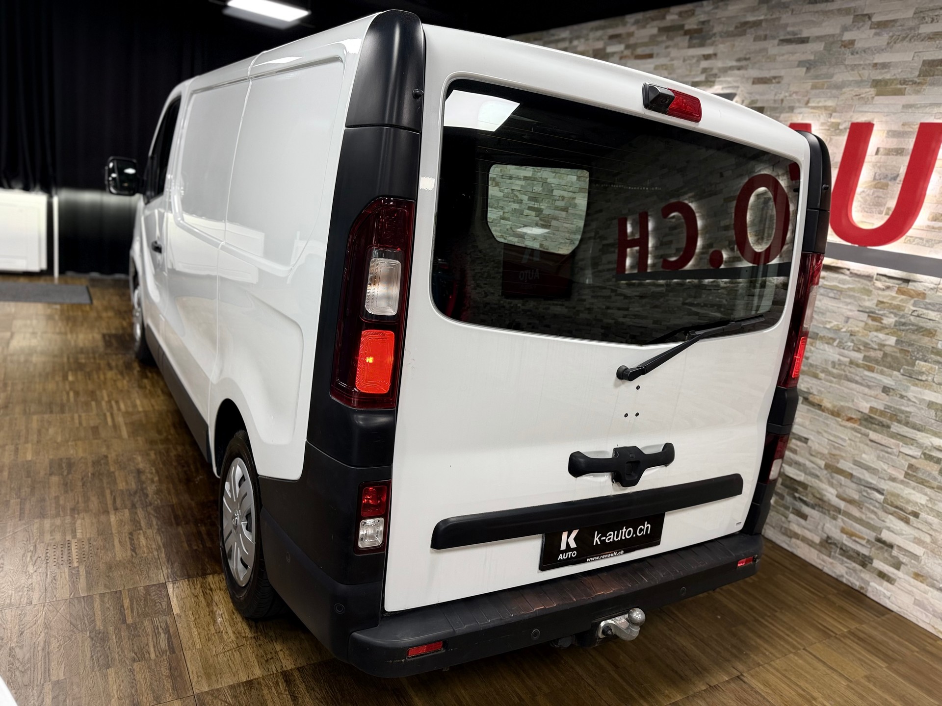 RENAULT Trafic 2.0 Blue dCi 130 Advance L1H1-image-2