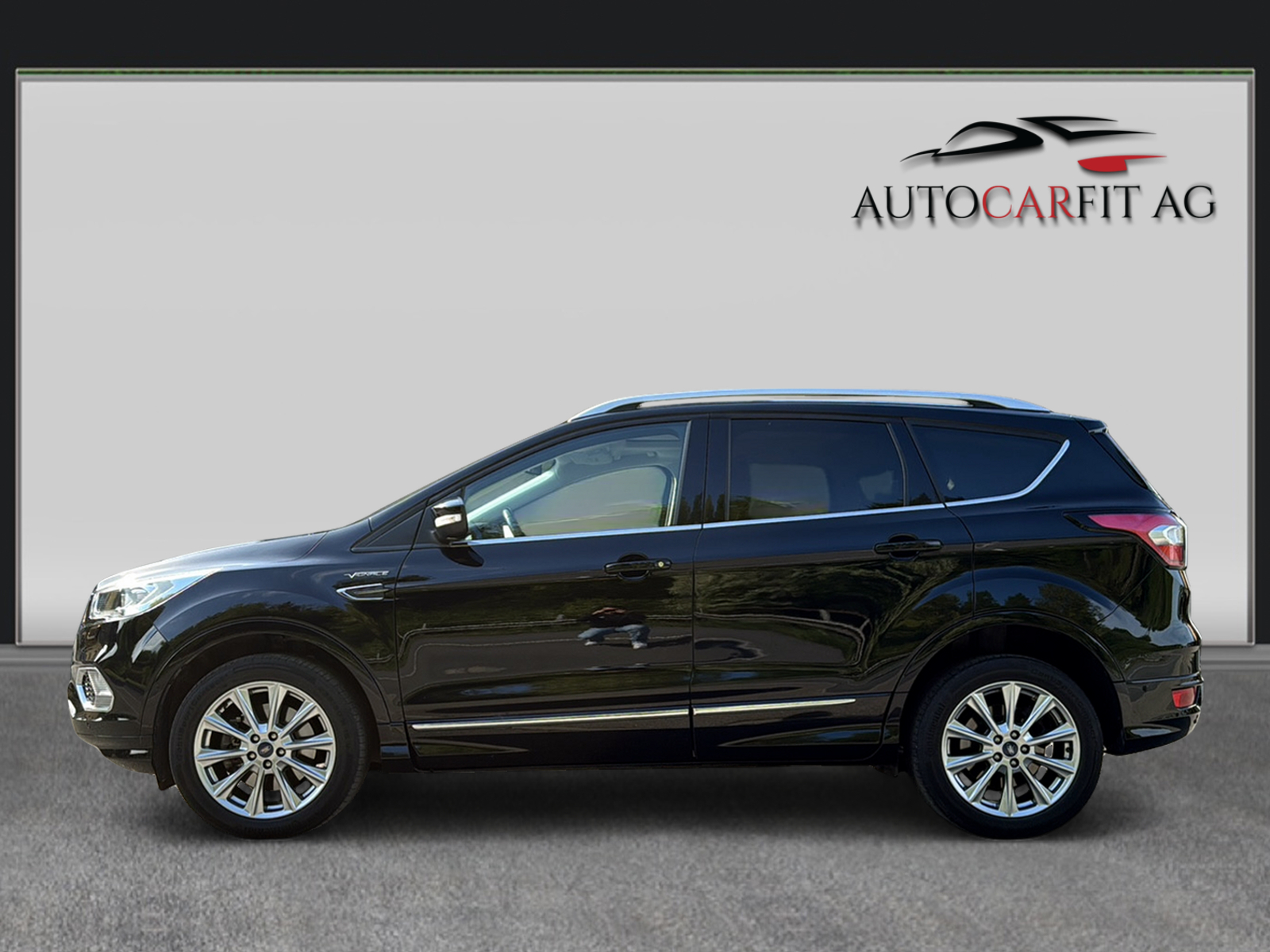 FORD Kuga 2.0 TDCi Vignale 4WD PowerShift-image-2