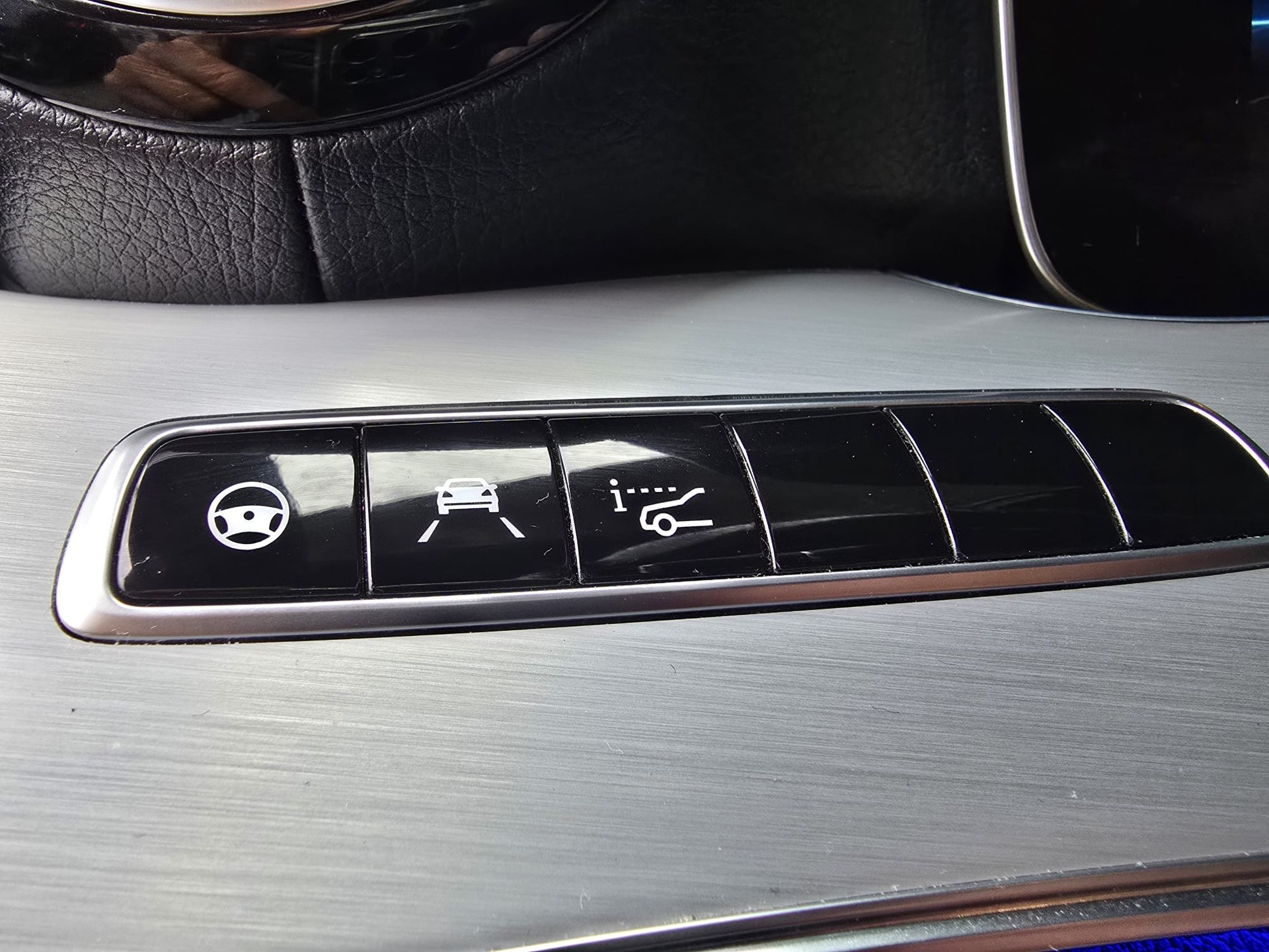 MERCEDES-BENZ E 200 Coupé Avantgarde 4 Matic 9G-Tronic-image-26