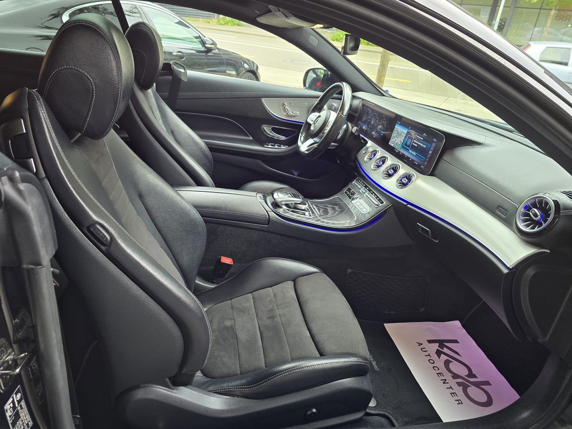 MERCEDES-BENZ E 200 Coupé Avantgarde 4 Matic 9G-Tronic-image-10