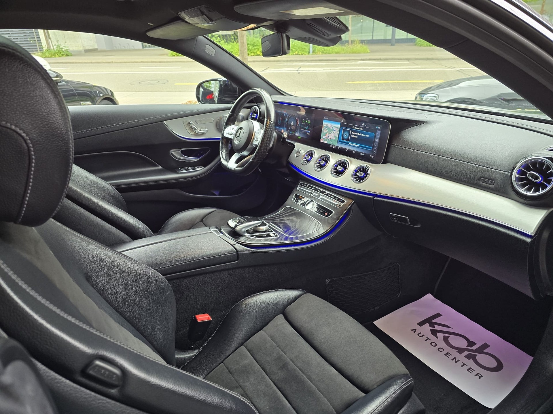 MERCEDES-BENZ E 200 Coupé Avantgarde 4 Matic 9G-Tronic-image-12
