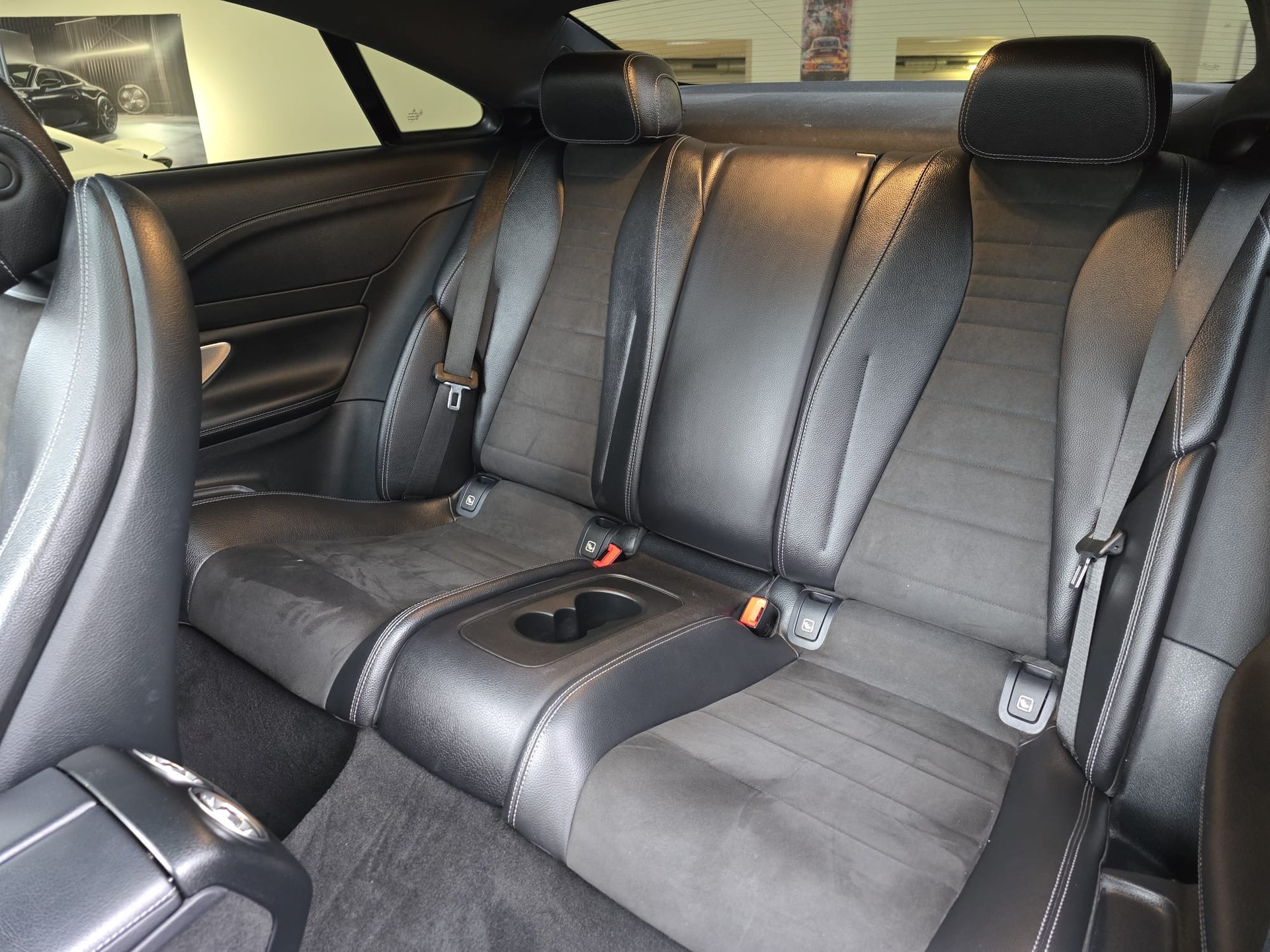 MERCEDES-BENZ E 200 Coupé Avantgarde 4 Matic 9G-Tronic-image-15