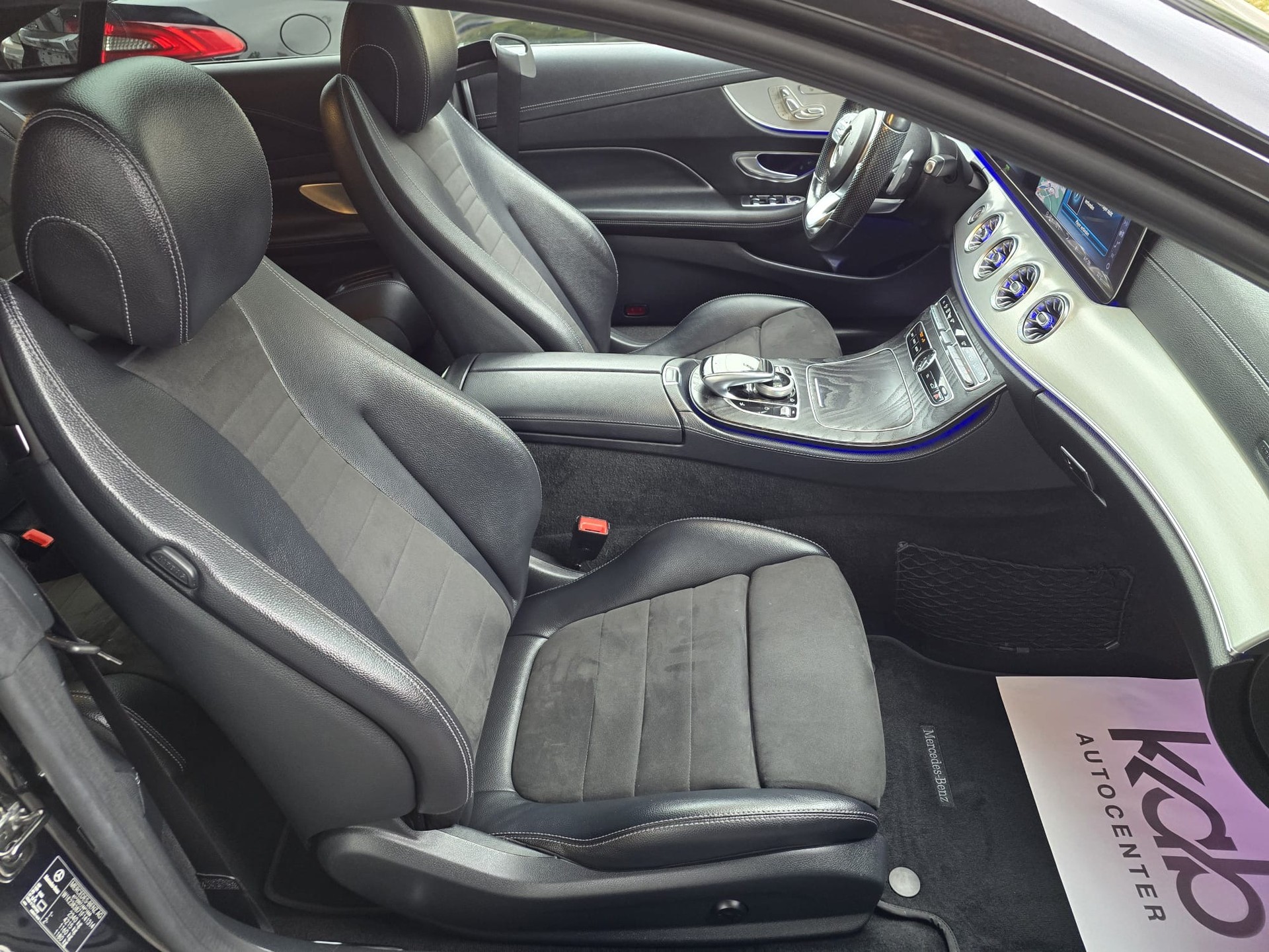 MERCEDES-BENZ E 200 Coupé Avantgarde 4 Matic 9G-Tronic-image-11