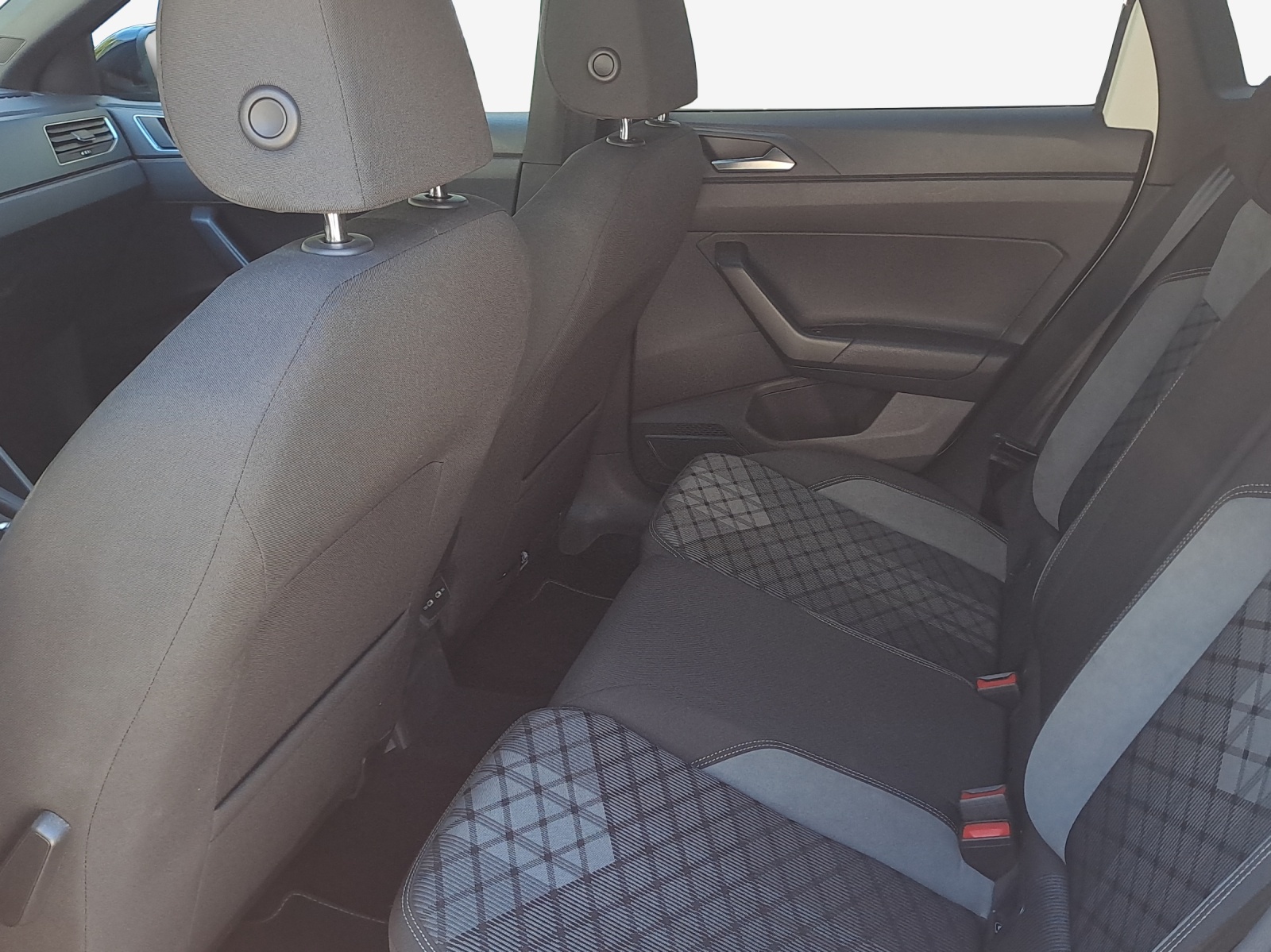 VW Taigo 1.5 TSI R-Line DSG-image-11