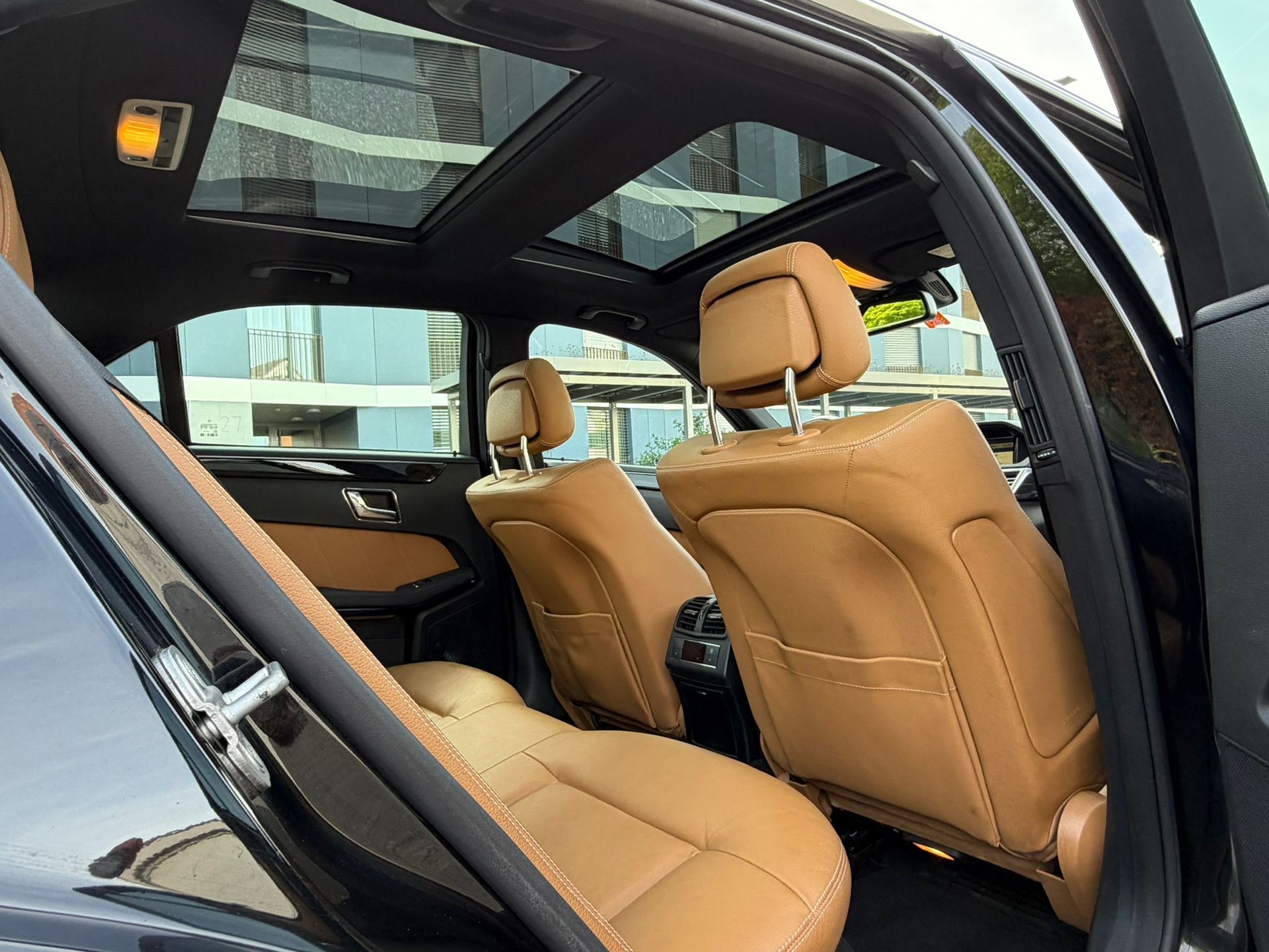 MERCEDES-BENZ E 350 V6 4matic-image-3