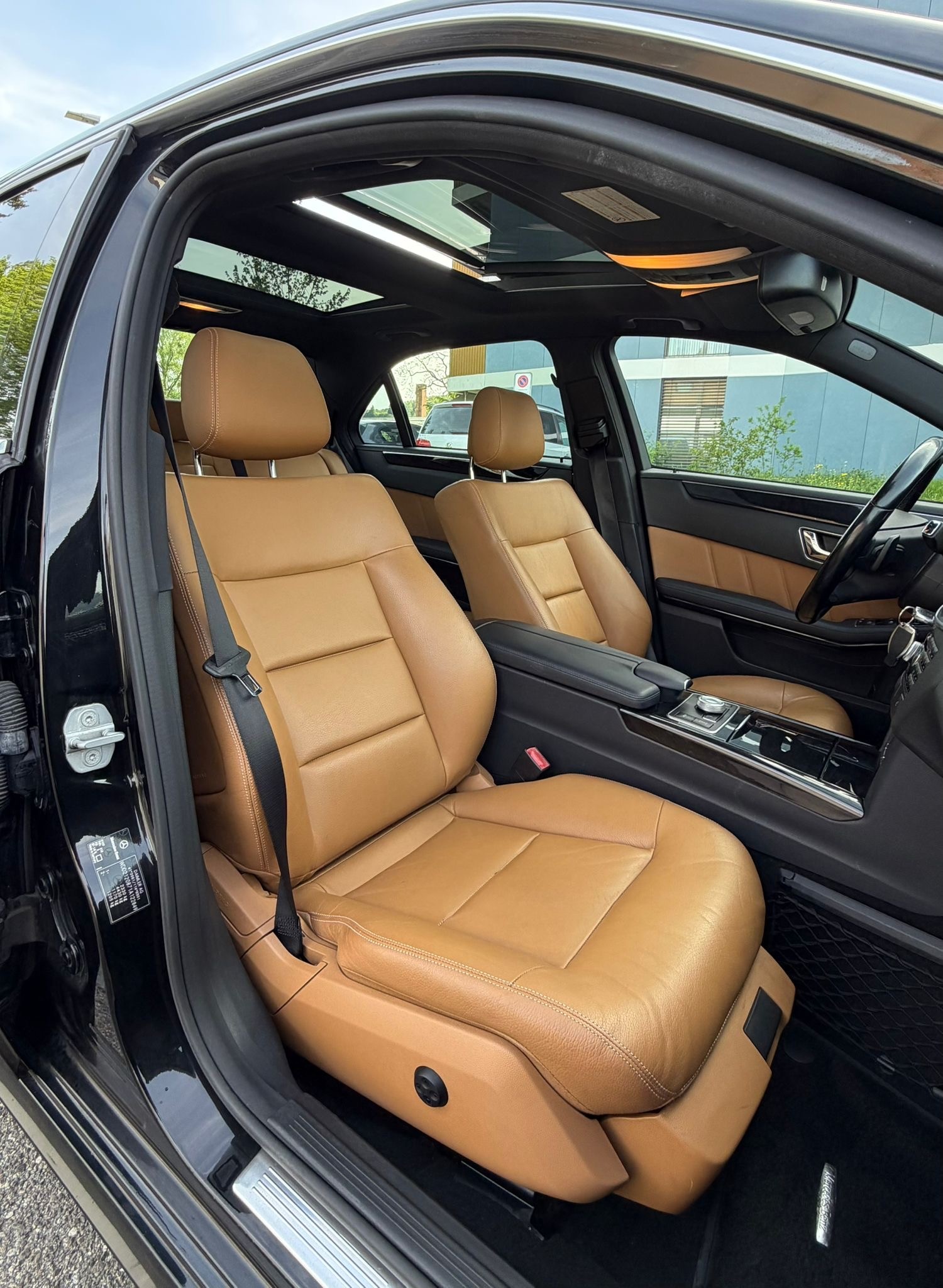 MERCEDES-BENZ E 350 V6 4matic-image-5