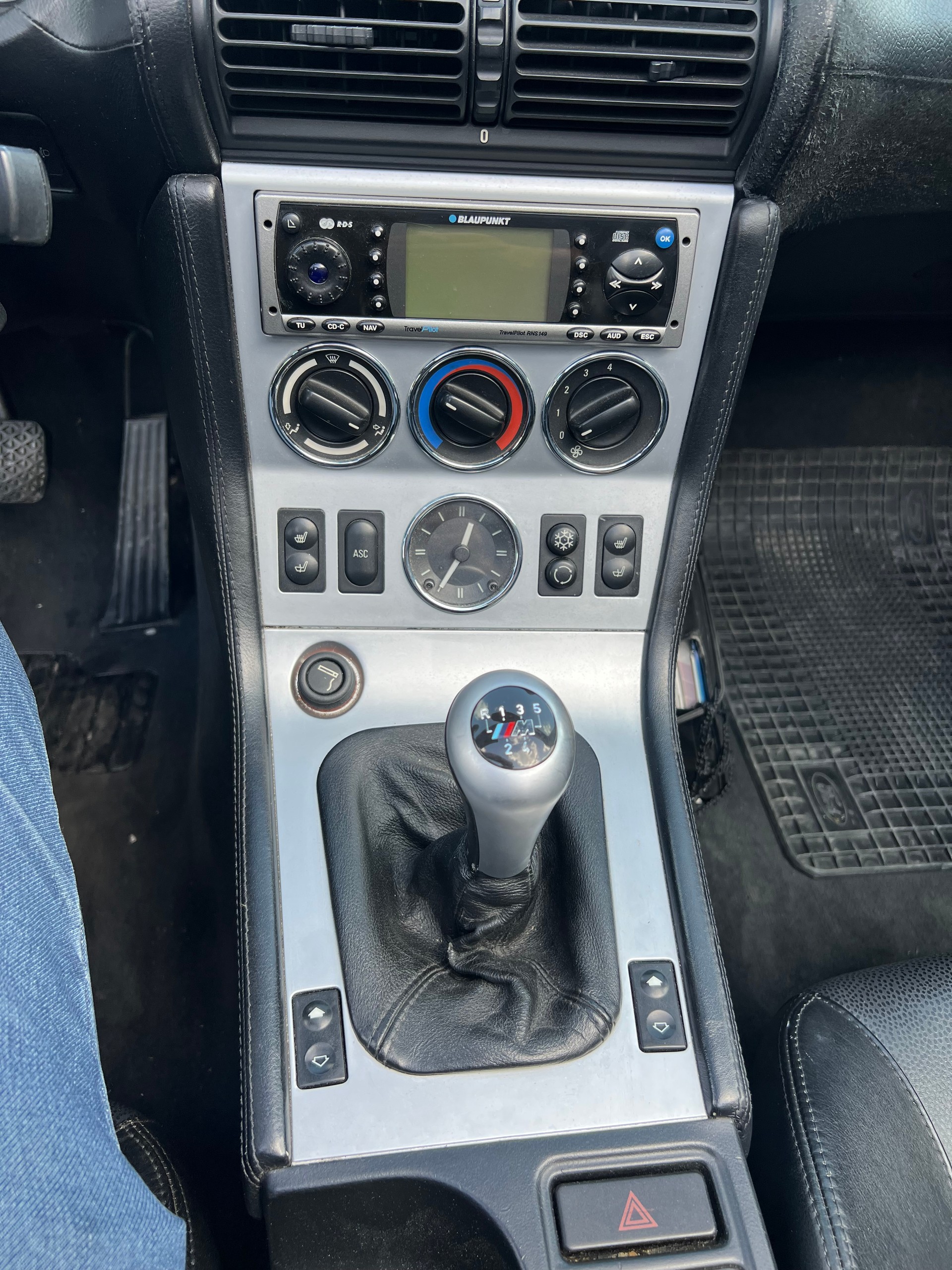 BMW Z3 2.8i Roadster-image-12