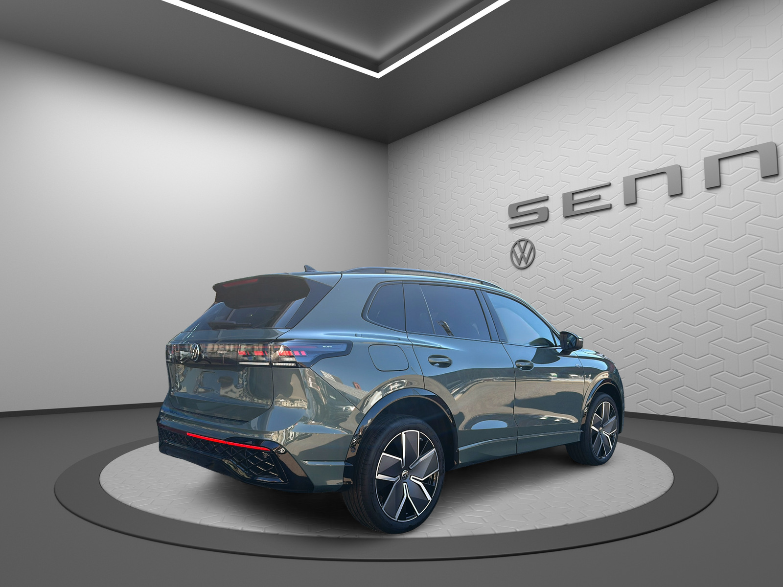 VW Tiguan 2.0 TSI DSG R-Line United 4Motion-image-2