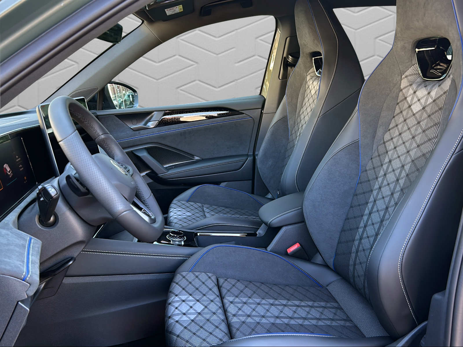 VW Tiguan 2.0 TSI DSG R-Line United 4Motion-image-6