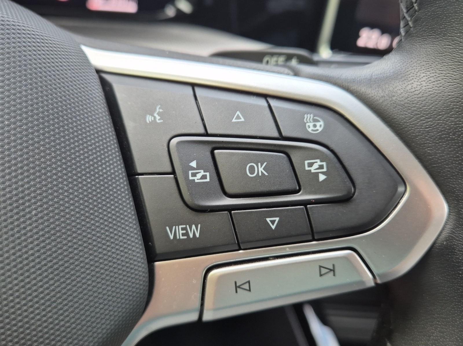 VW Golf Variant 2.0 TDI Style DSG-image-17
