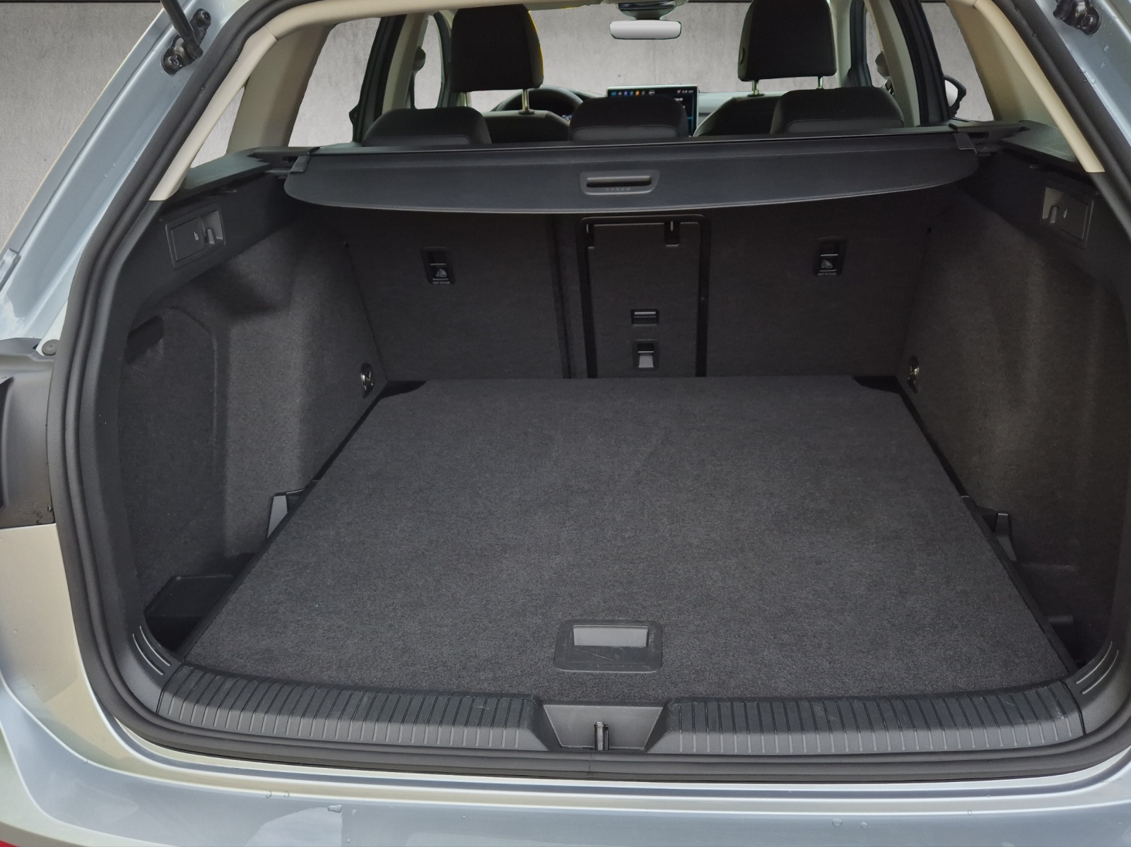VW Golf Variant 2.0 TDI Style DSG-image-18