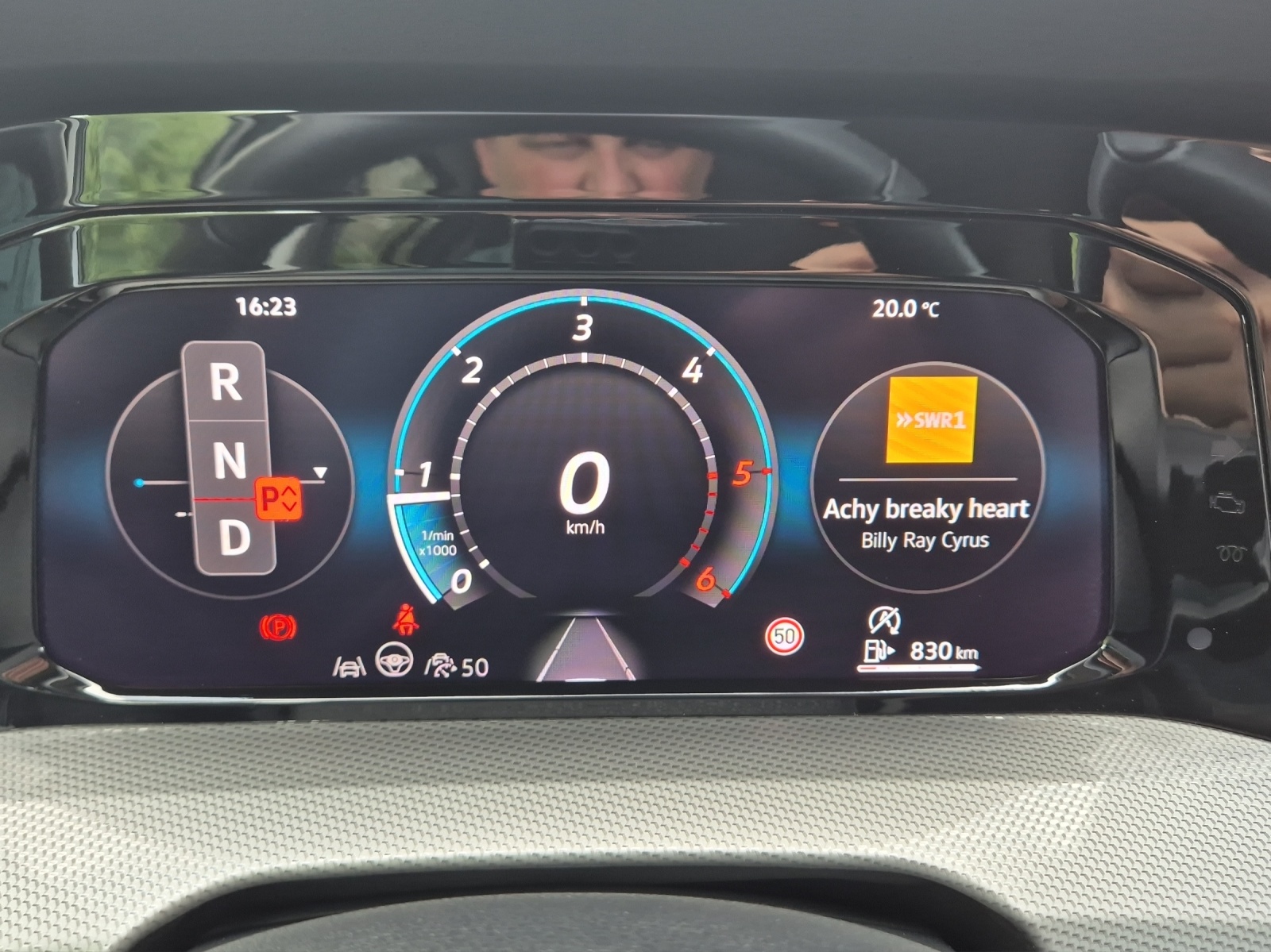 VW Golf Variant 2.0 TDI Style DSG-image-11