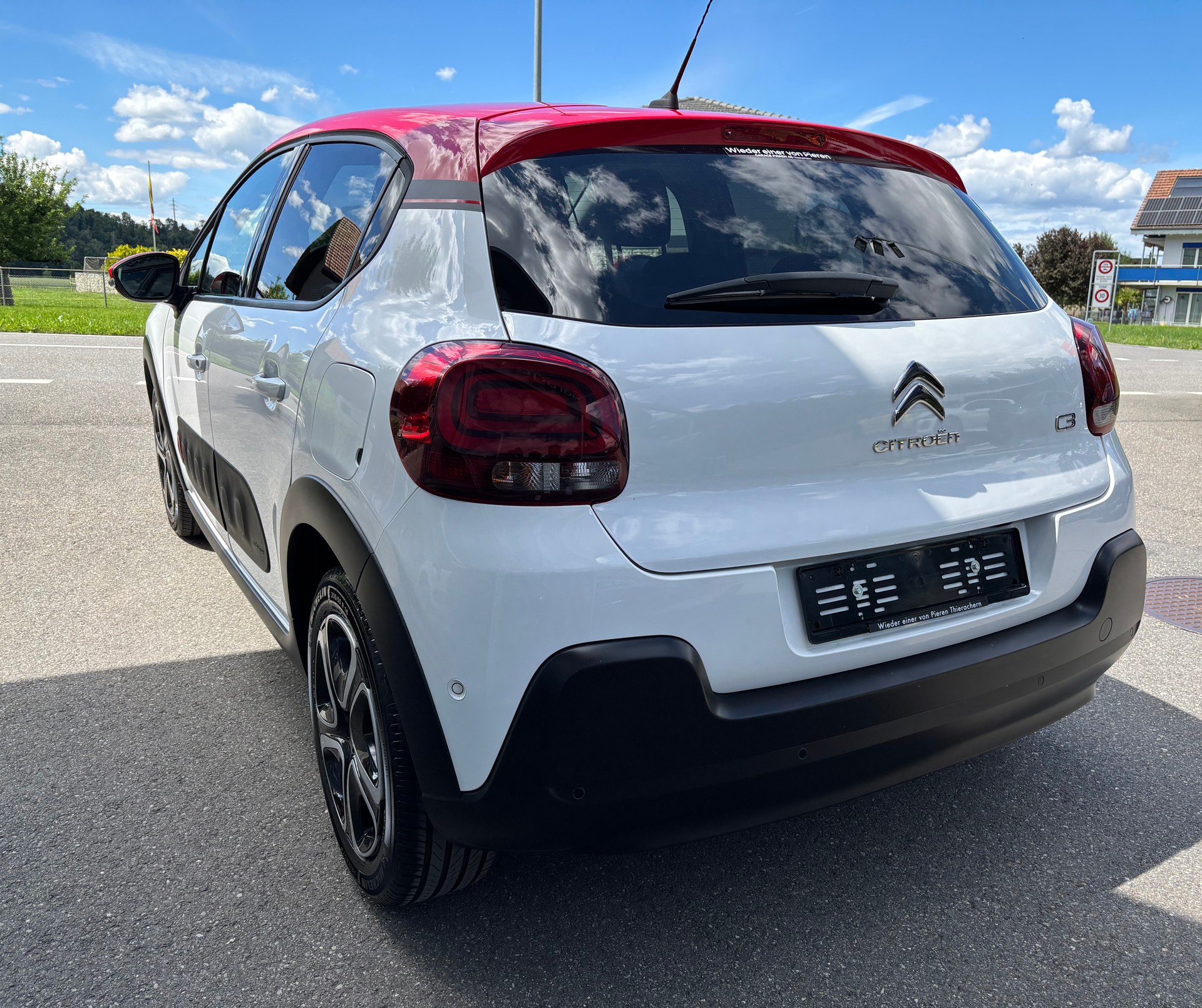 CITROEN C3 1.2i PureTech Shine-image-2