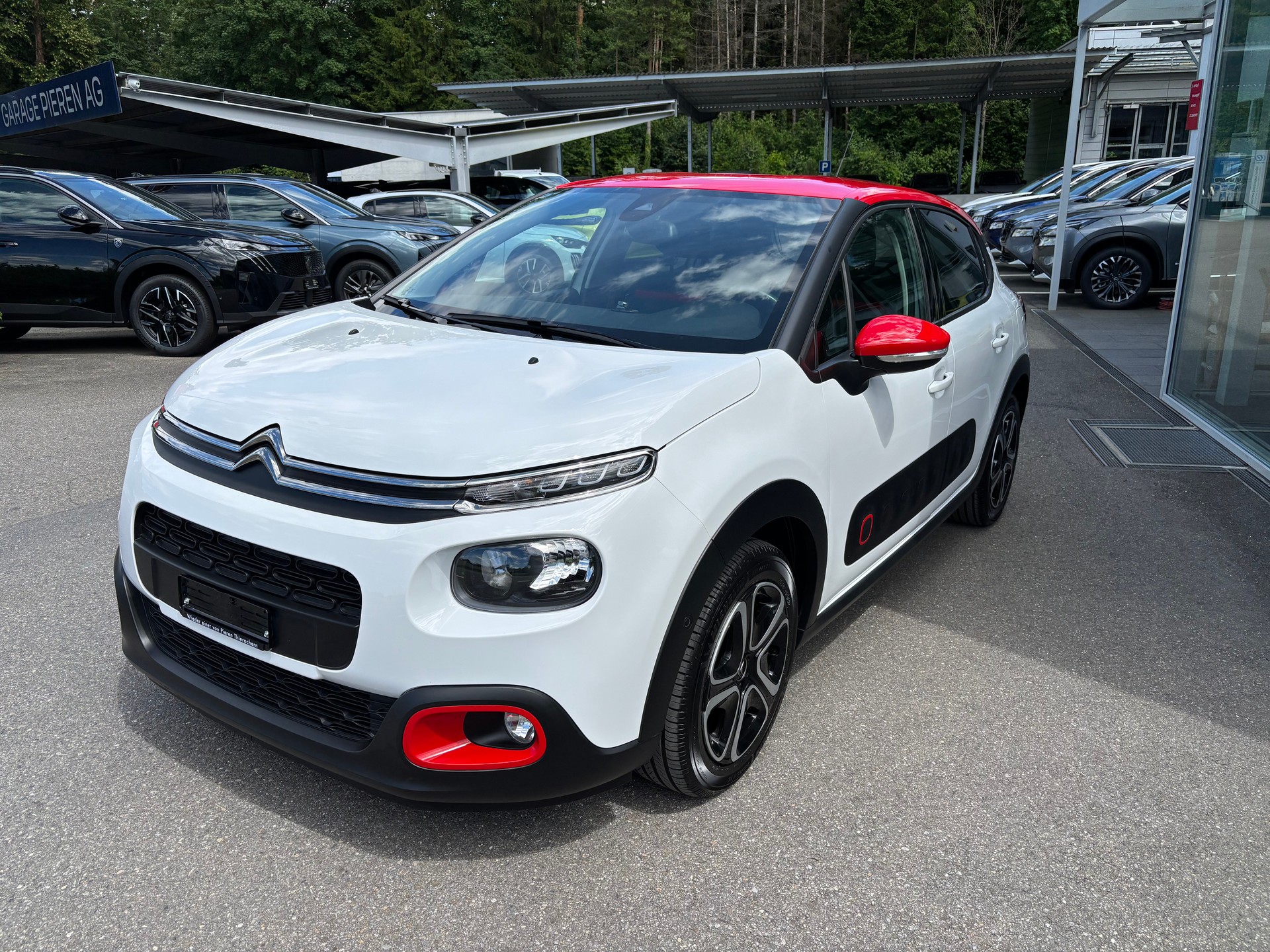 CITROEN C3 1.2i PureTech Shine-image-1
