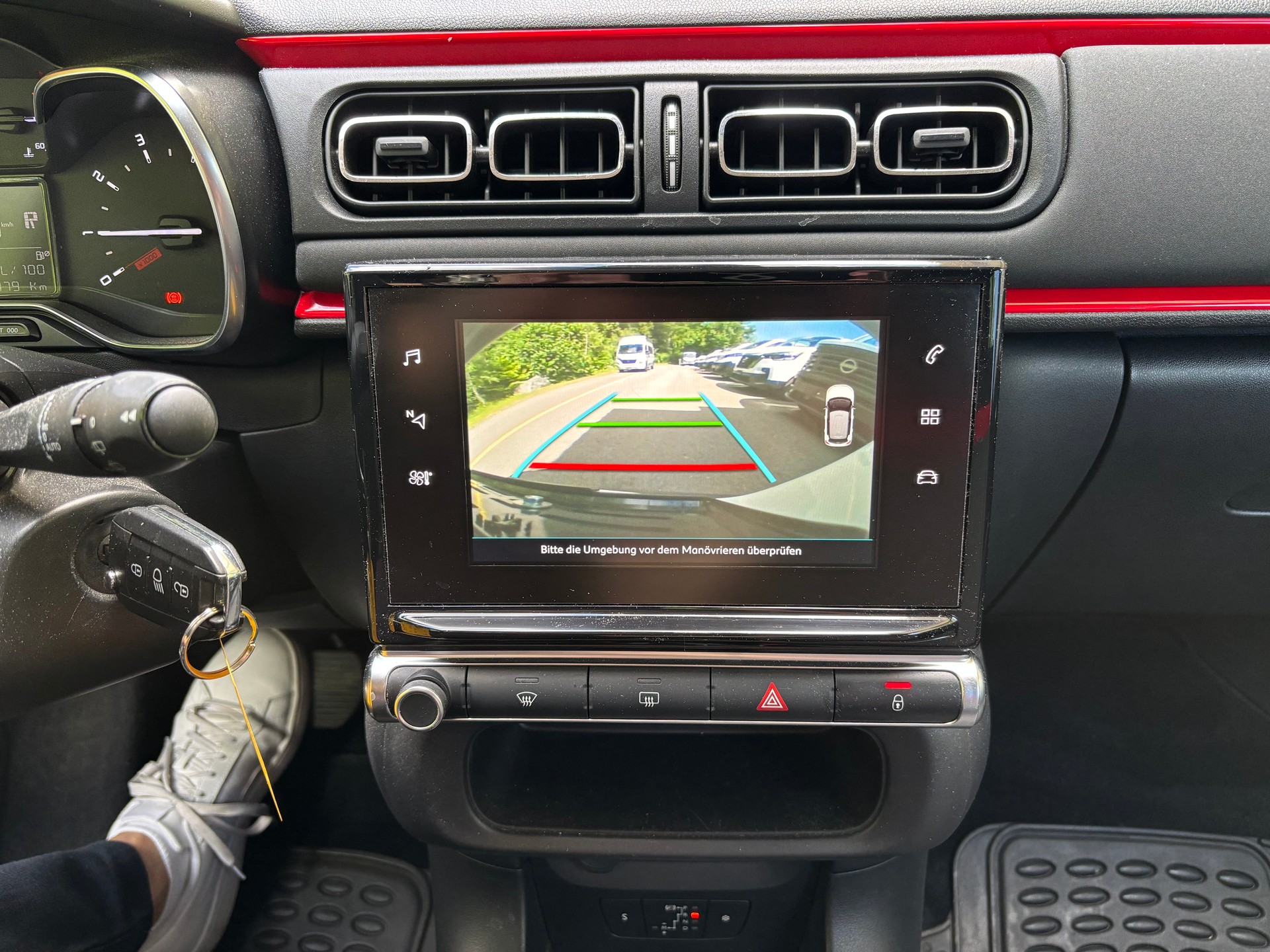 CITROEN C3 1.2i PureTech Shine-image-11