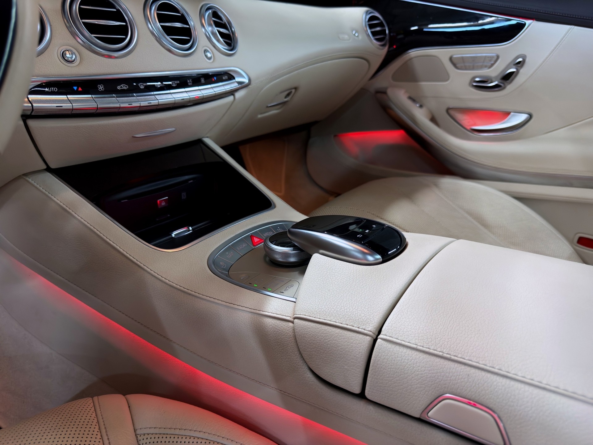MERCEDES-BENZ S 400 Coupé 4Matic 7G-Tronic-image-27
