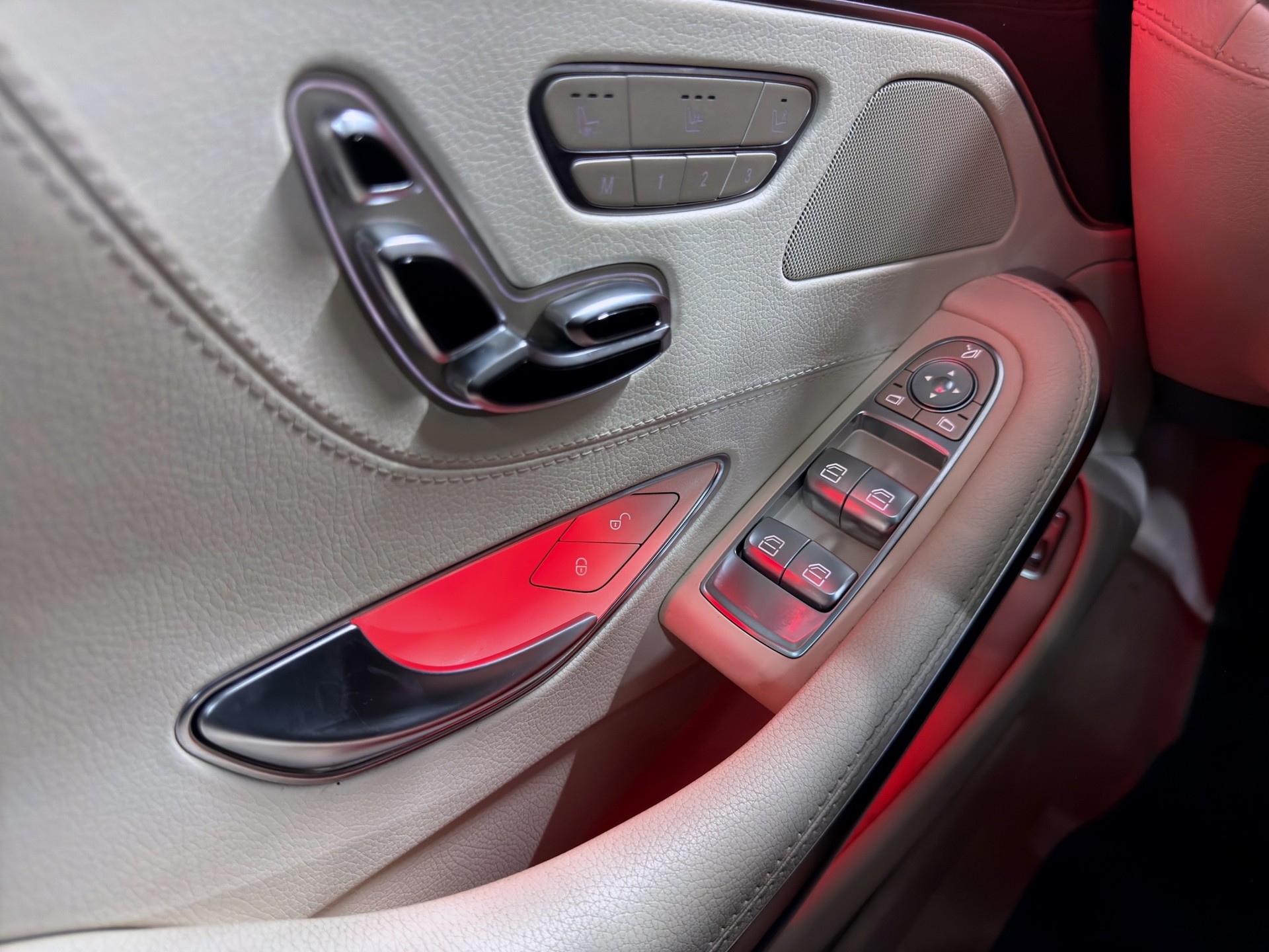 MERCEDES-BENZ S 400 Coupé 4Matic 7G-Tronic-image-23