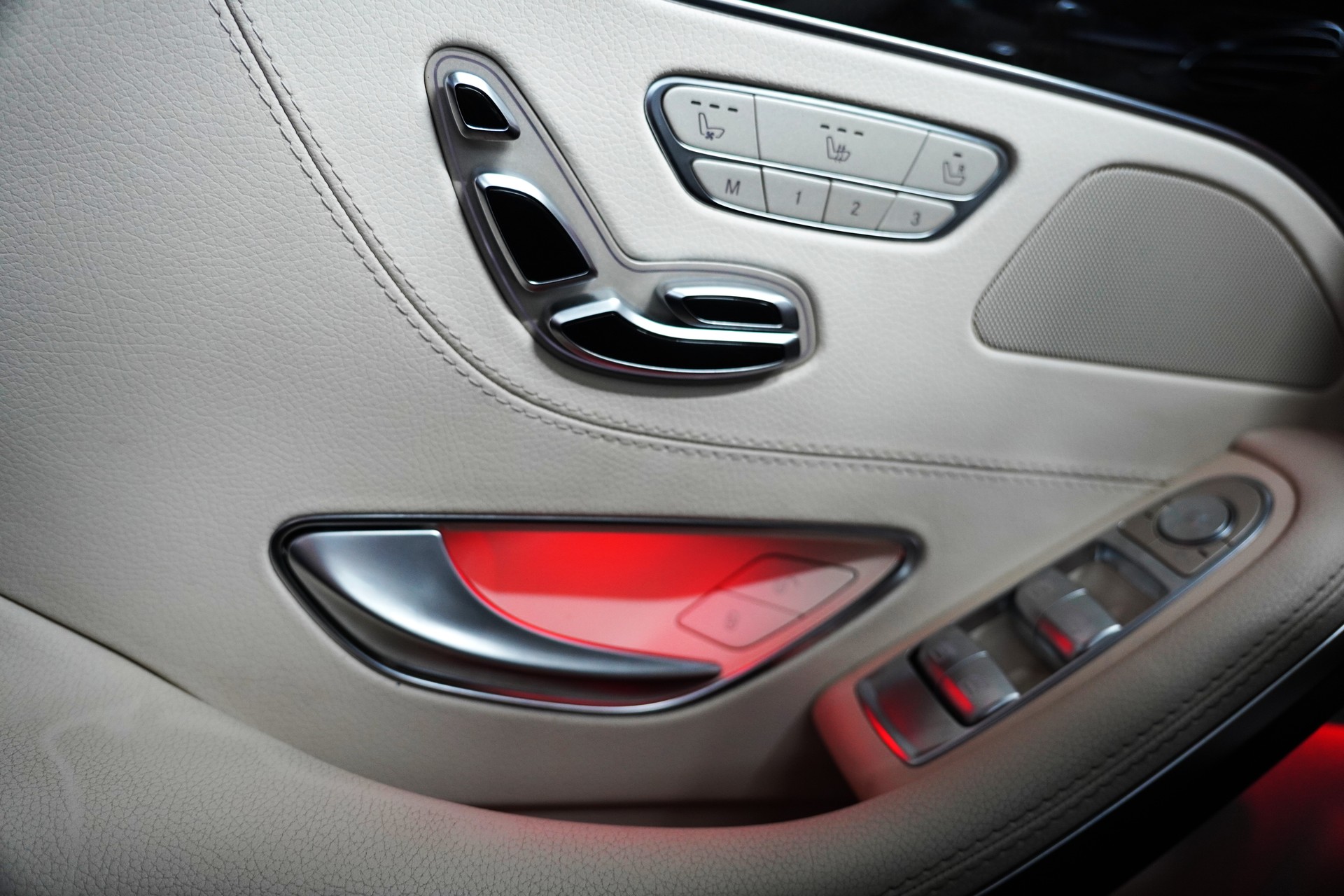 MERCEDES-BENZ S 400 Coupé 4Matic 7G-Tronic-image-21